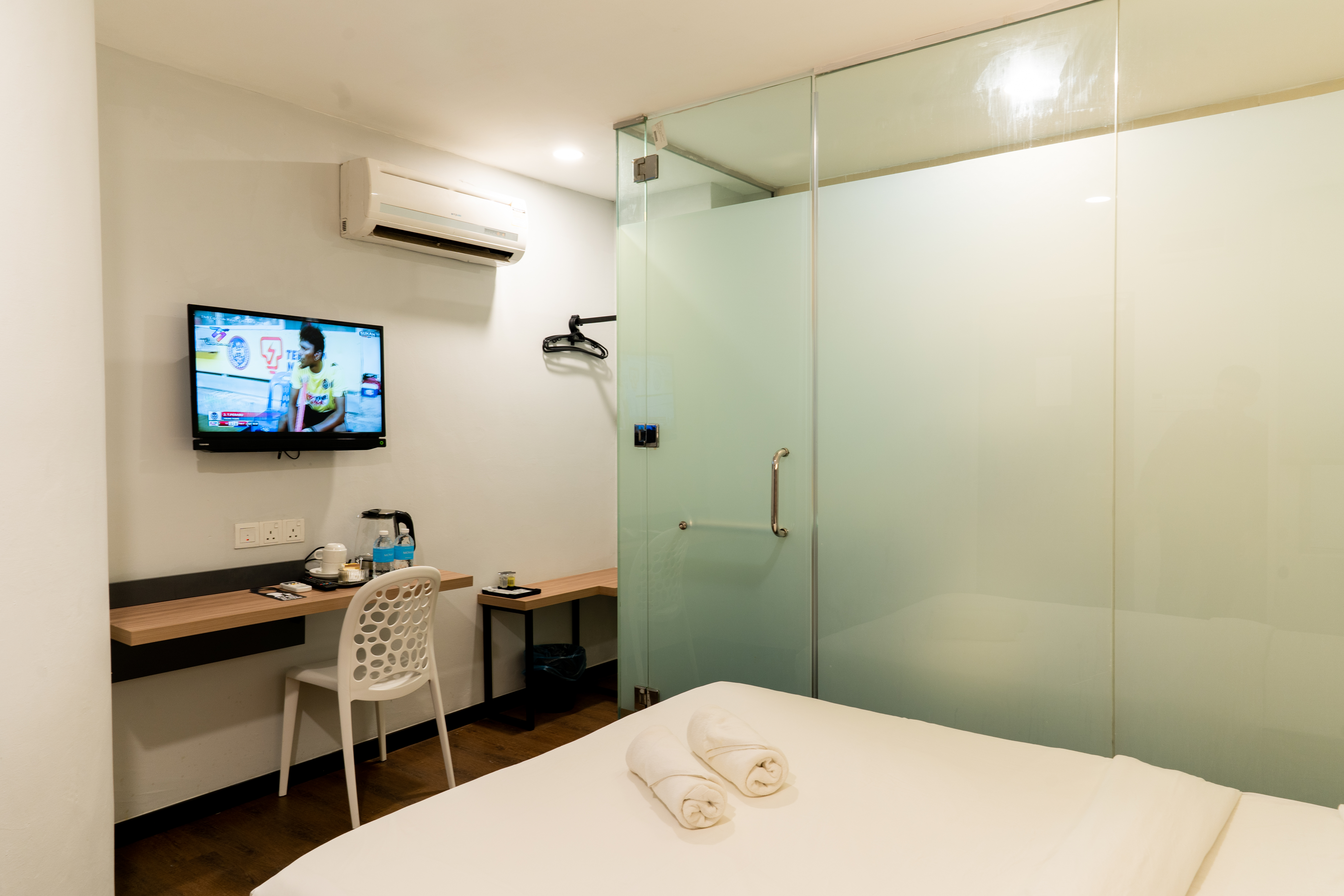 Double Queen Size Bed