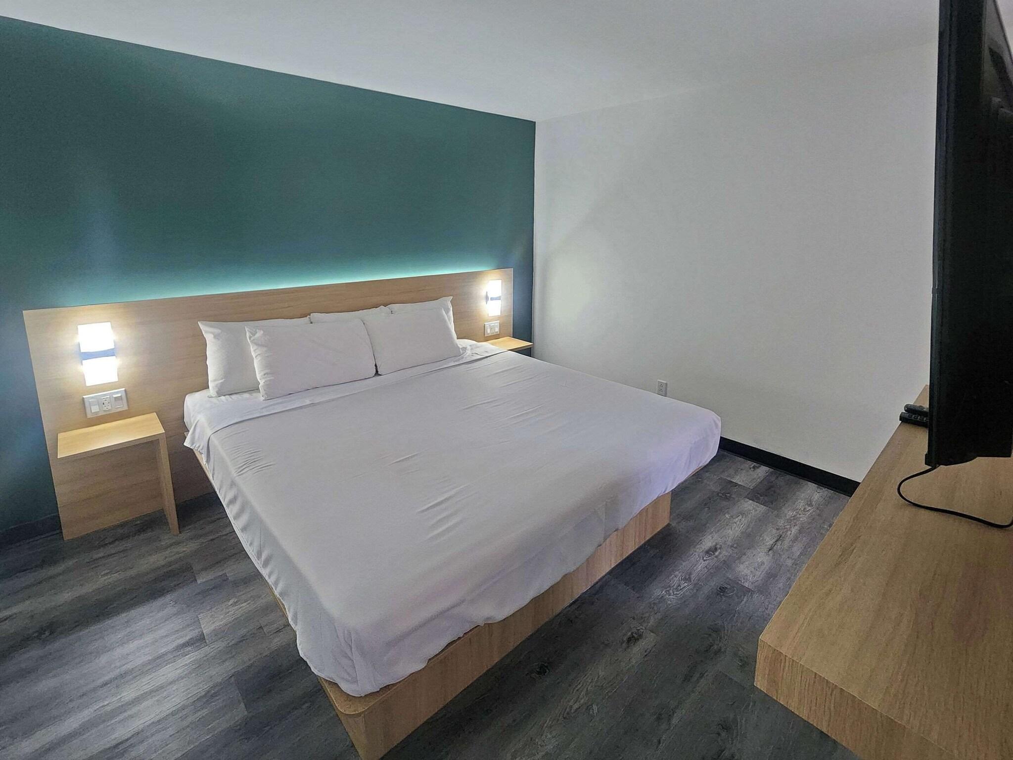 Double Queen Size Bed