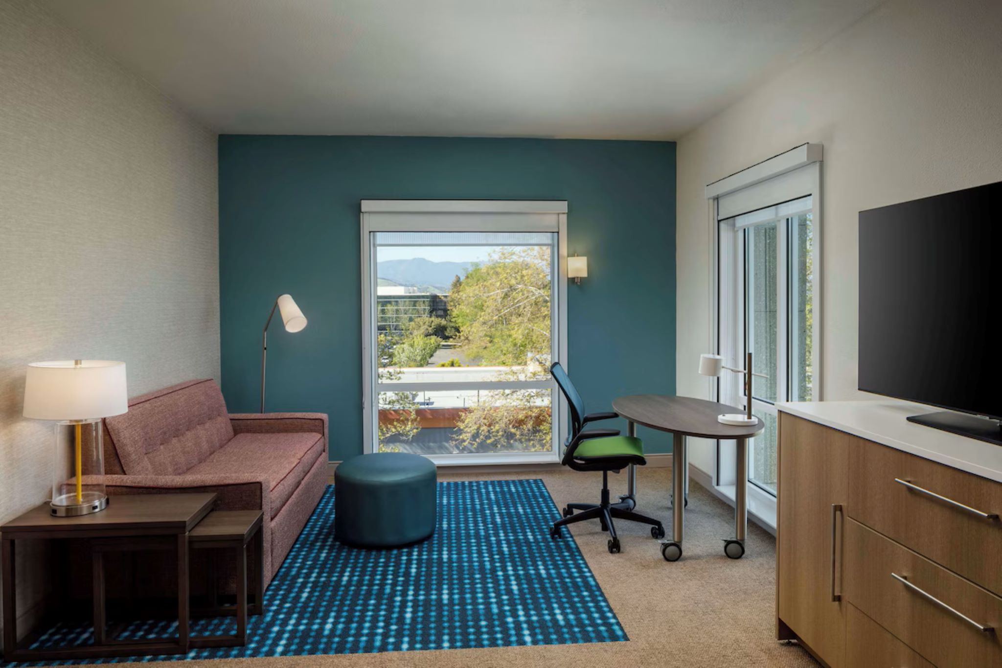 Studio Accessible King Size Bed