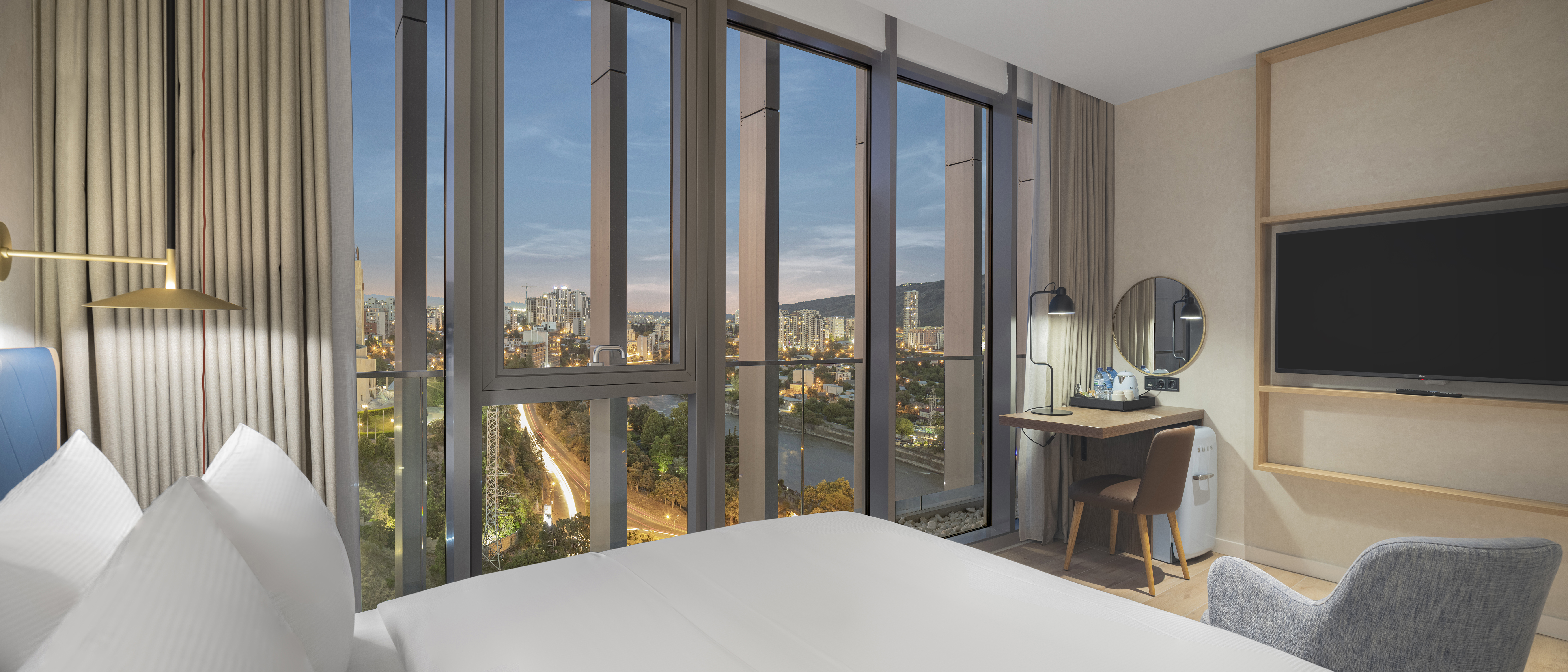 Double Accessible King Size Bed