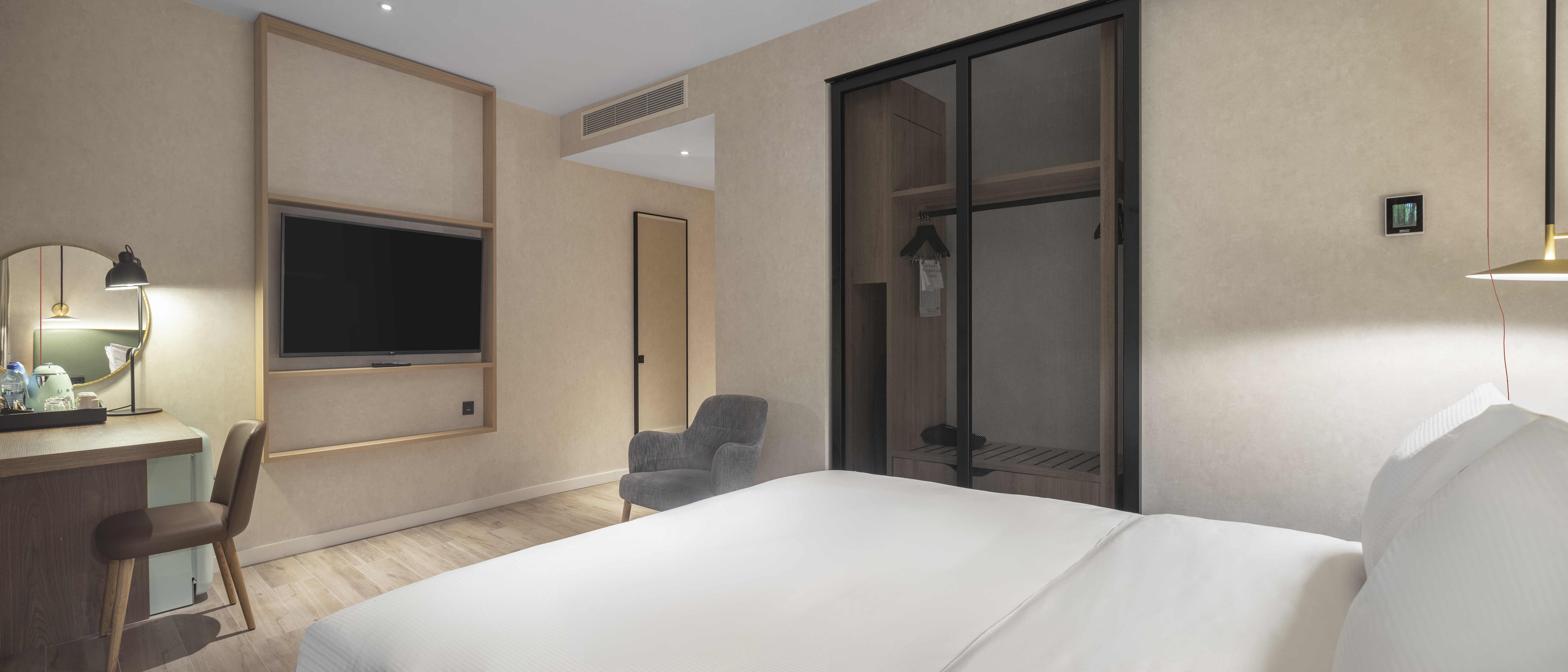 Double Accessible King Size Bed