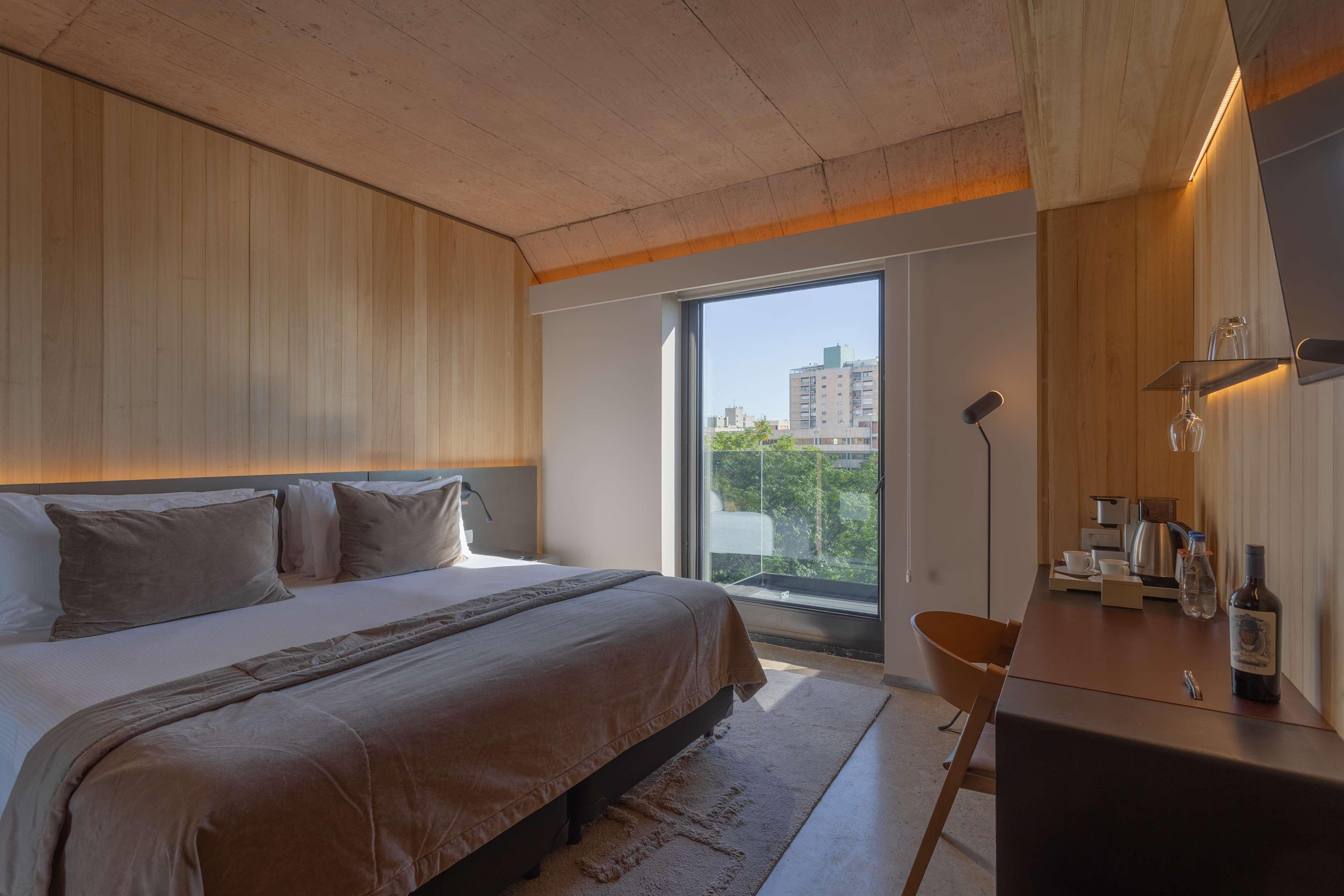 Double Guest Room King Bed