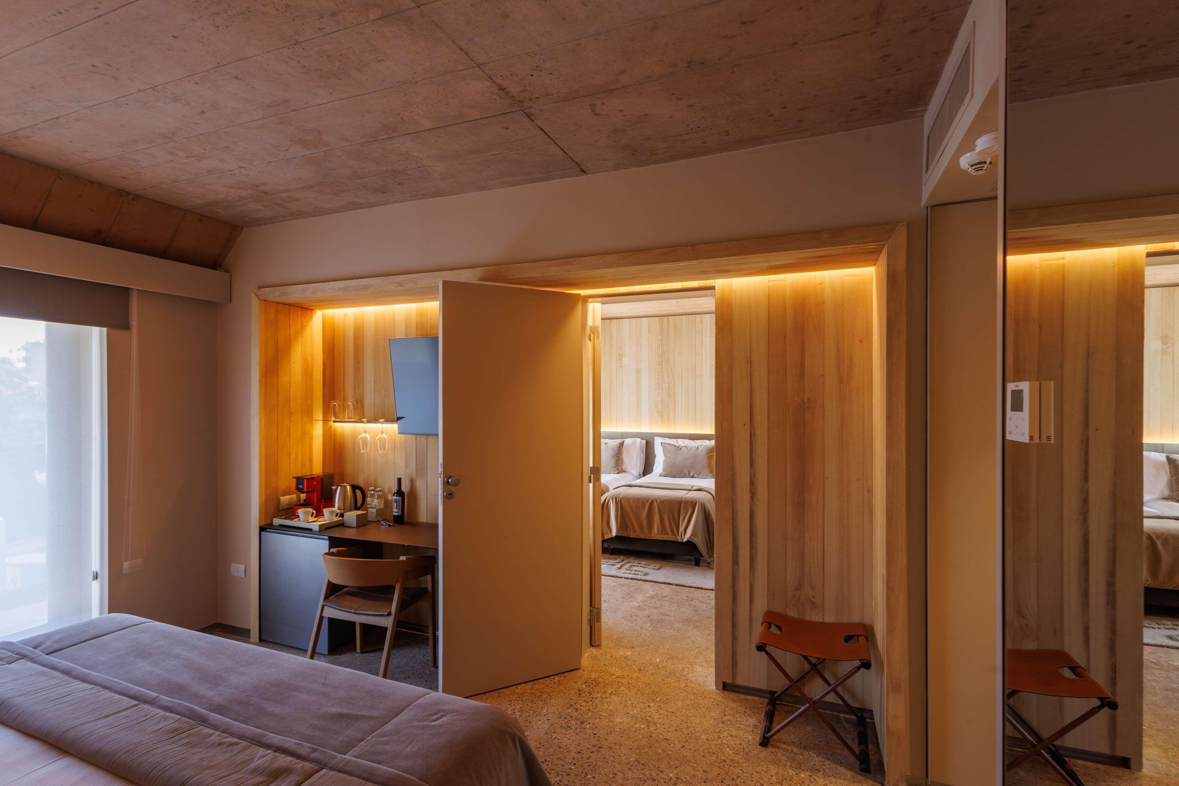 Family Room Connecting Room