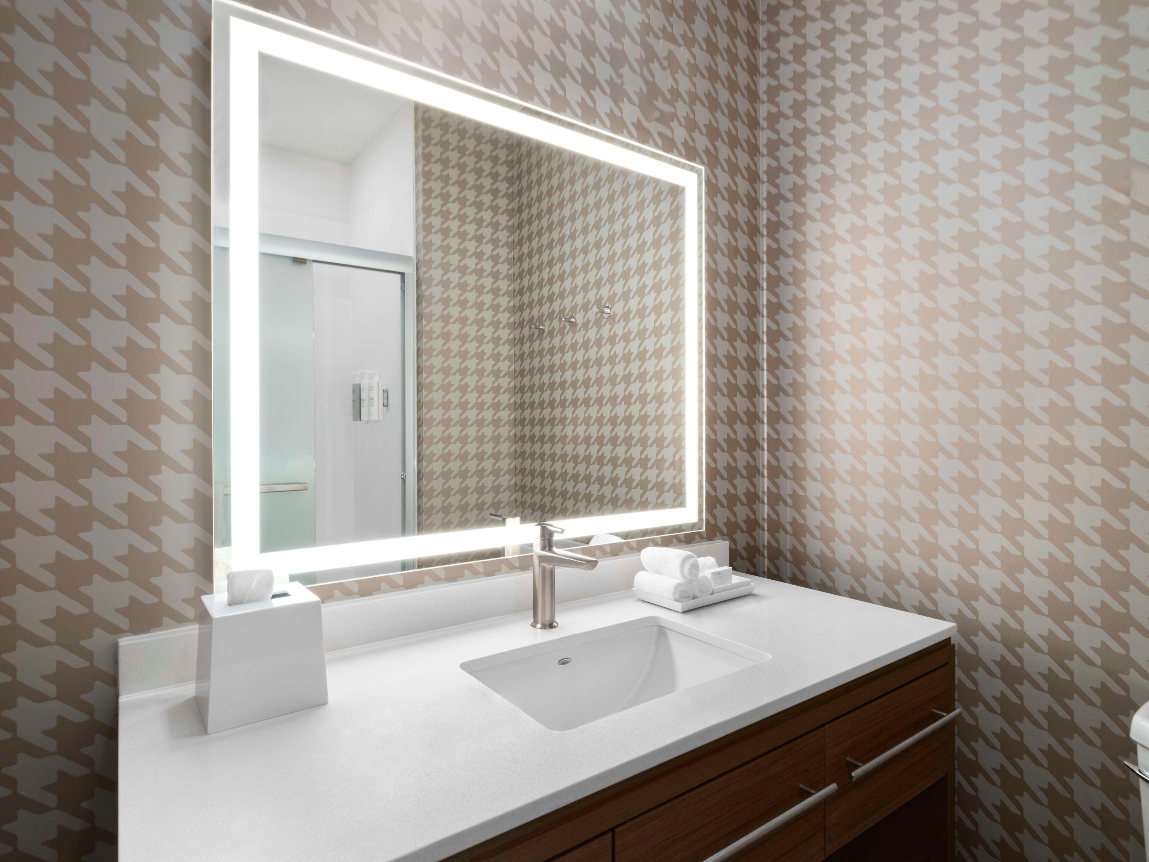 Studio Two Queen Beds