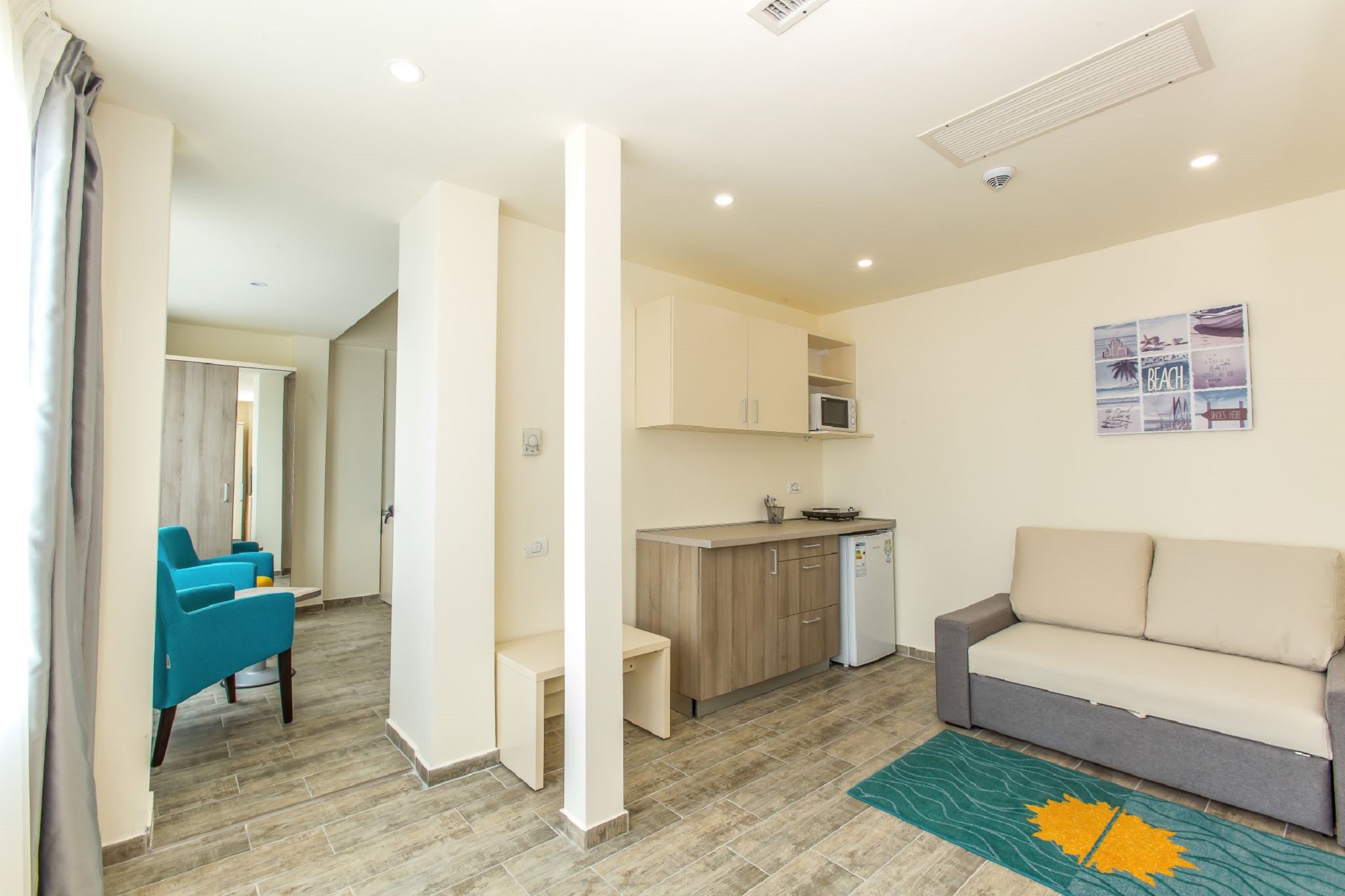 Family Room Without Balcony