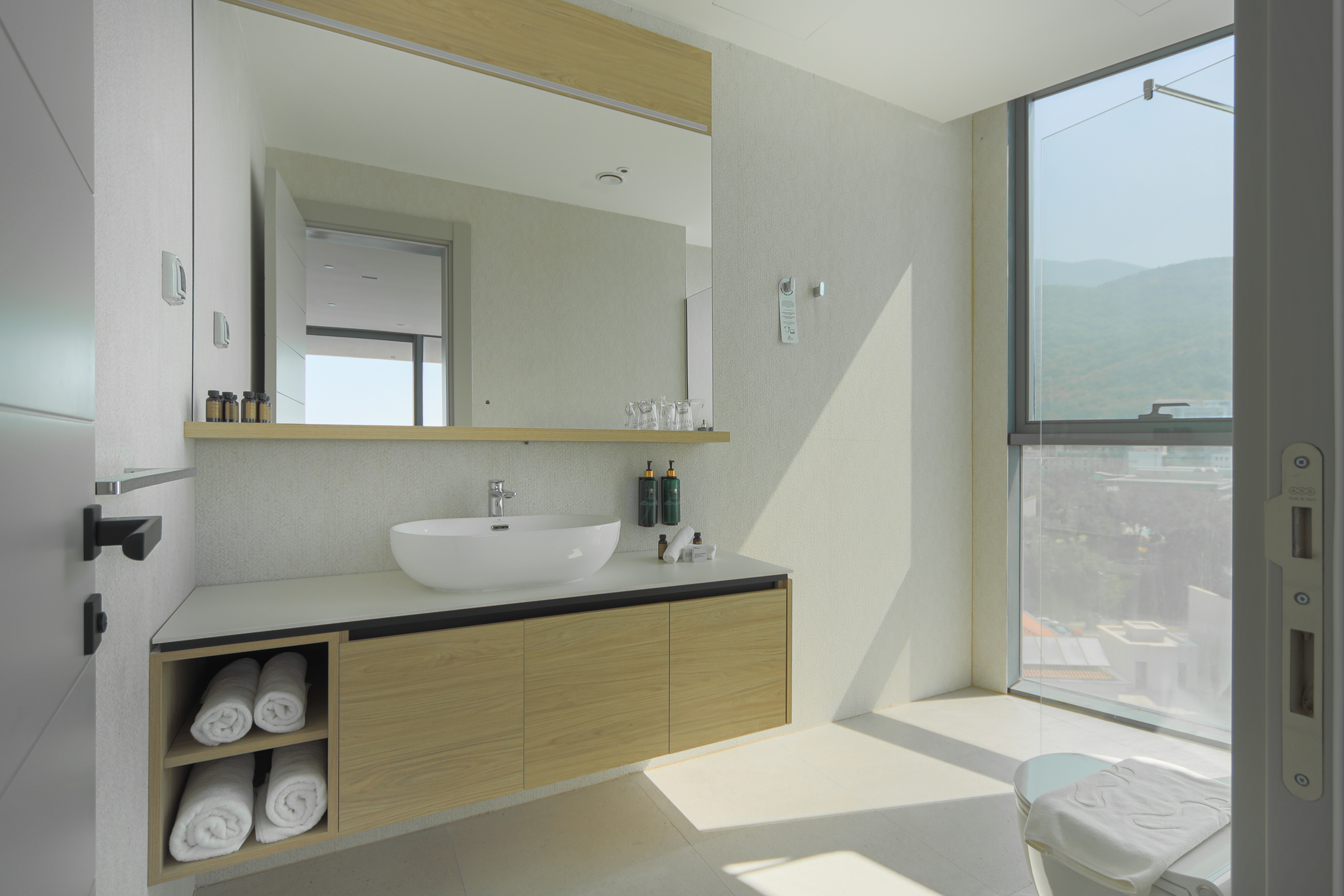 Double or Twin Deluxe