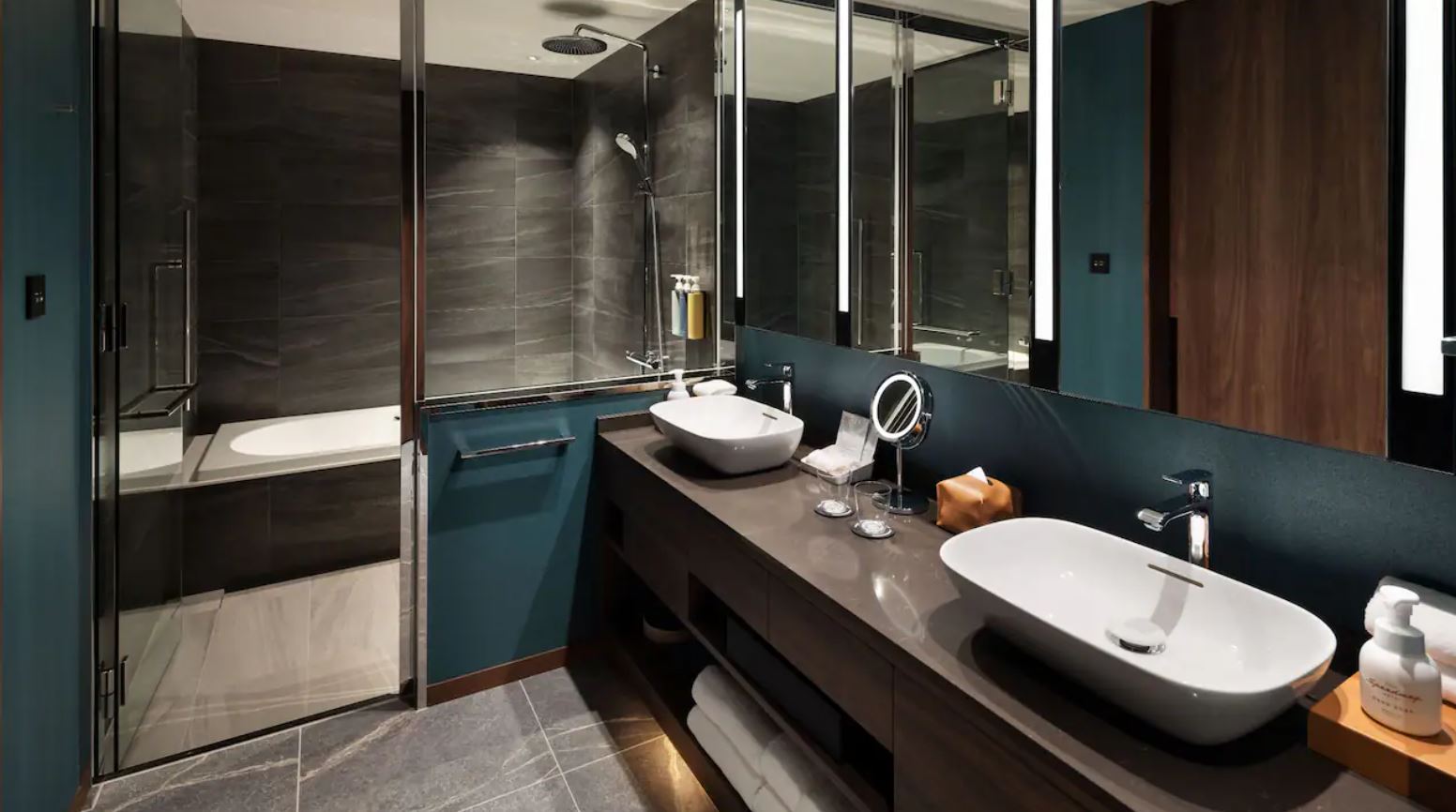 Quadruple Two Queen Beds