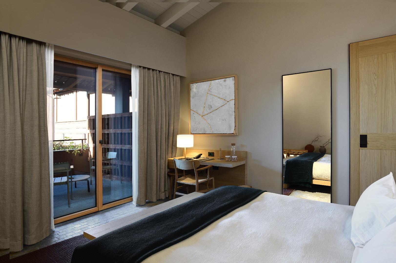 Double or Twin Deluxe