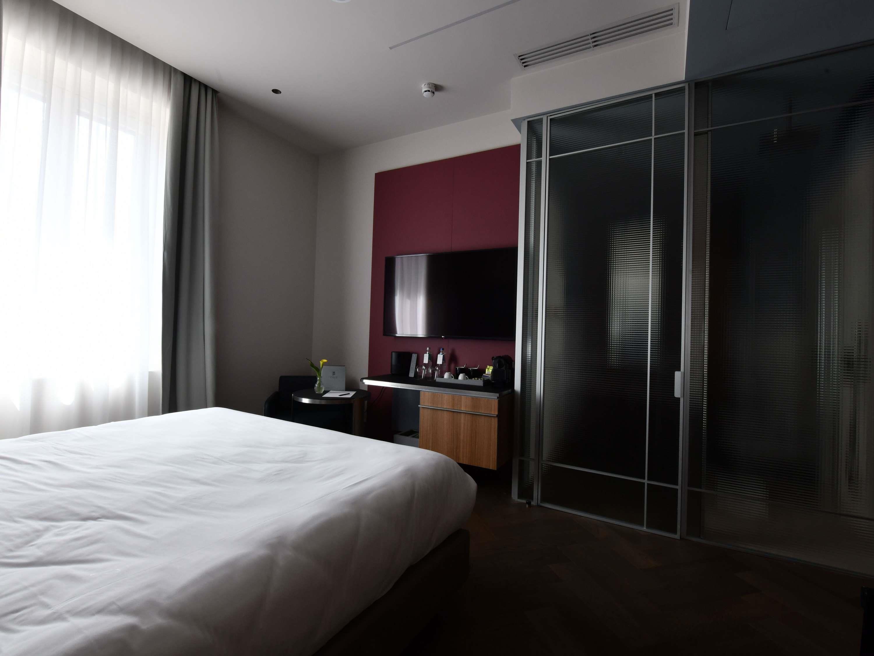 Double Accessible Superior