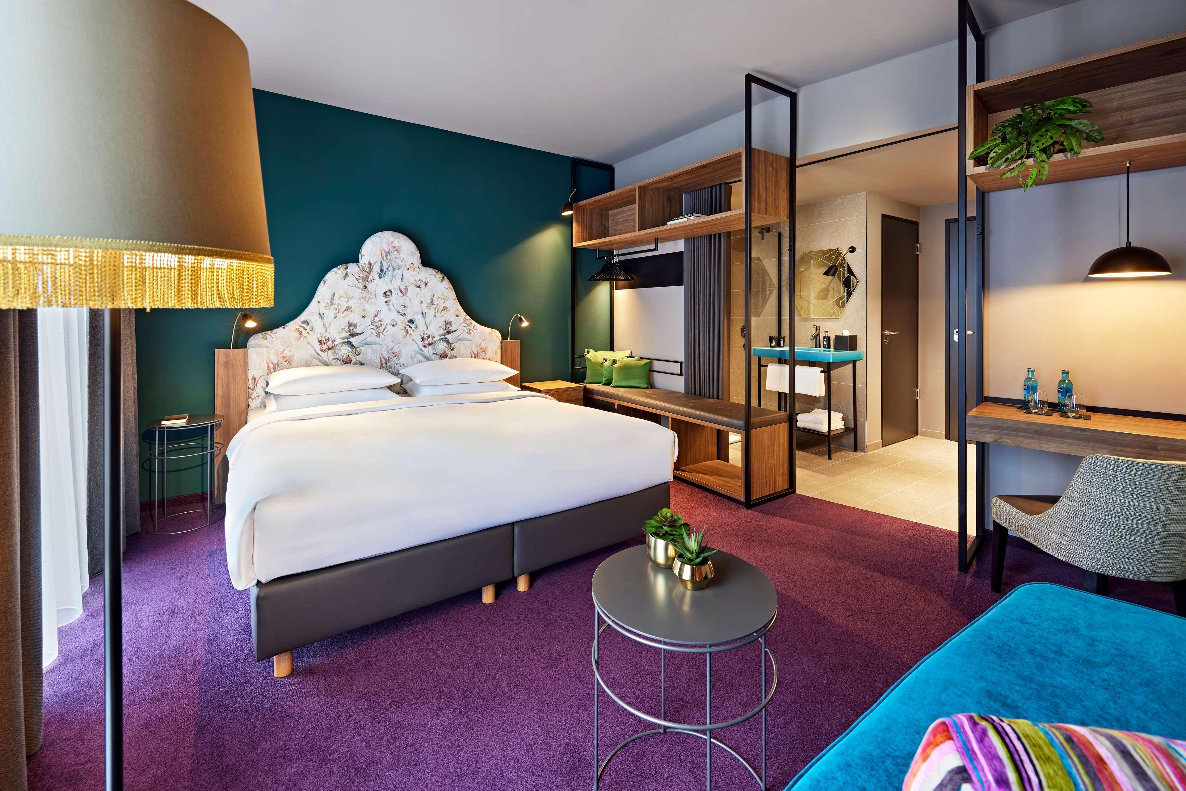 Double Deluxe King Bed