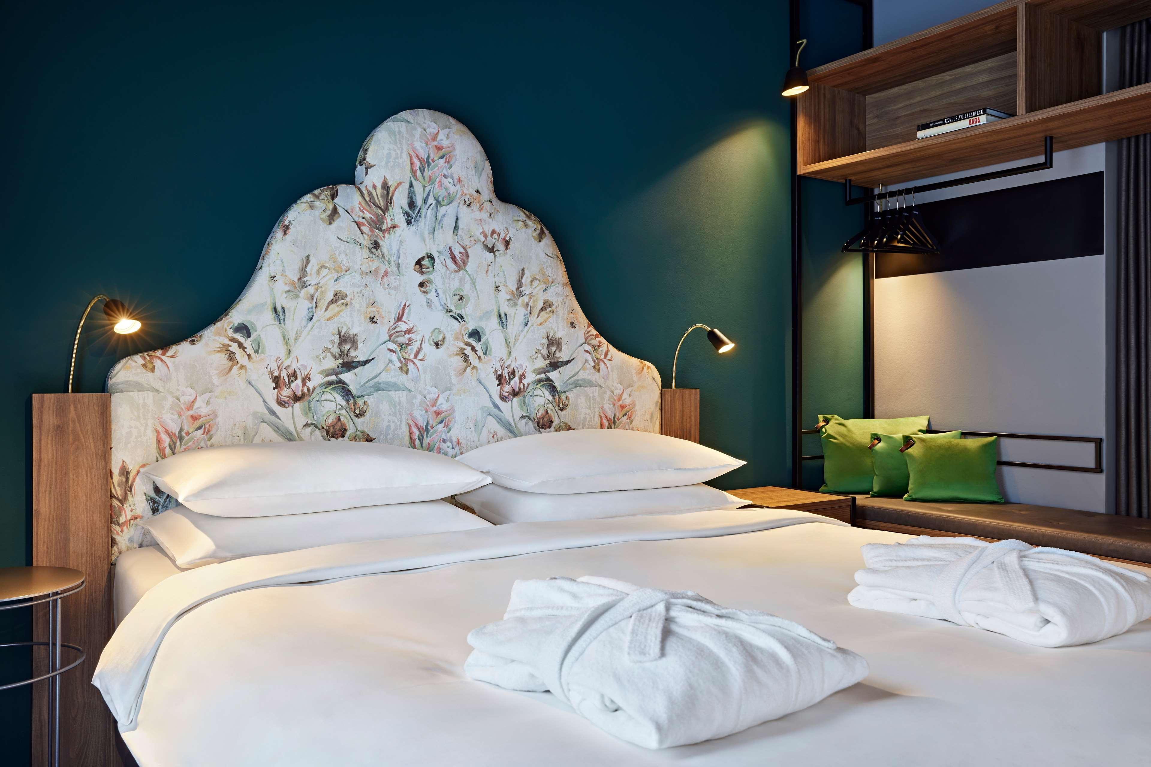 Double Deluxe King Bed