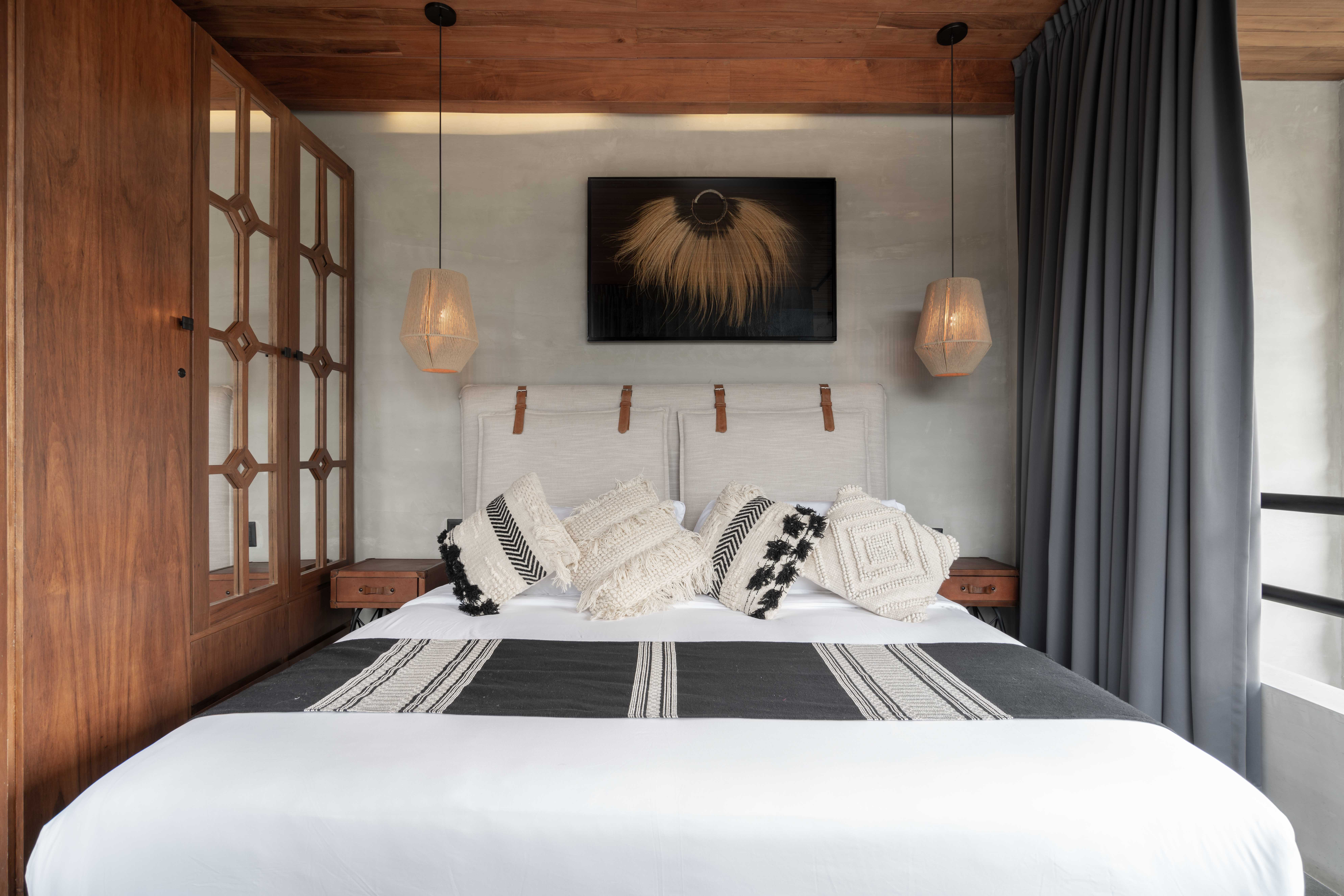 Quadruple Queen Size Bed