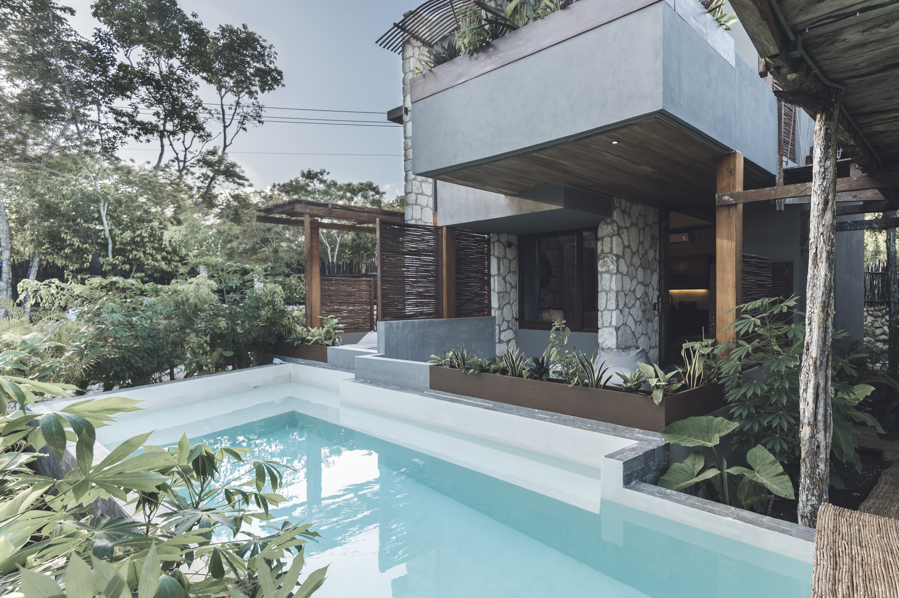 Quadruple Deluxe Queen Bed