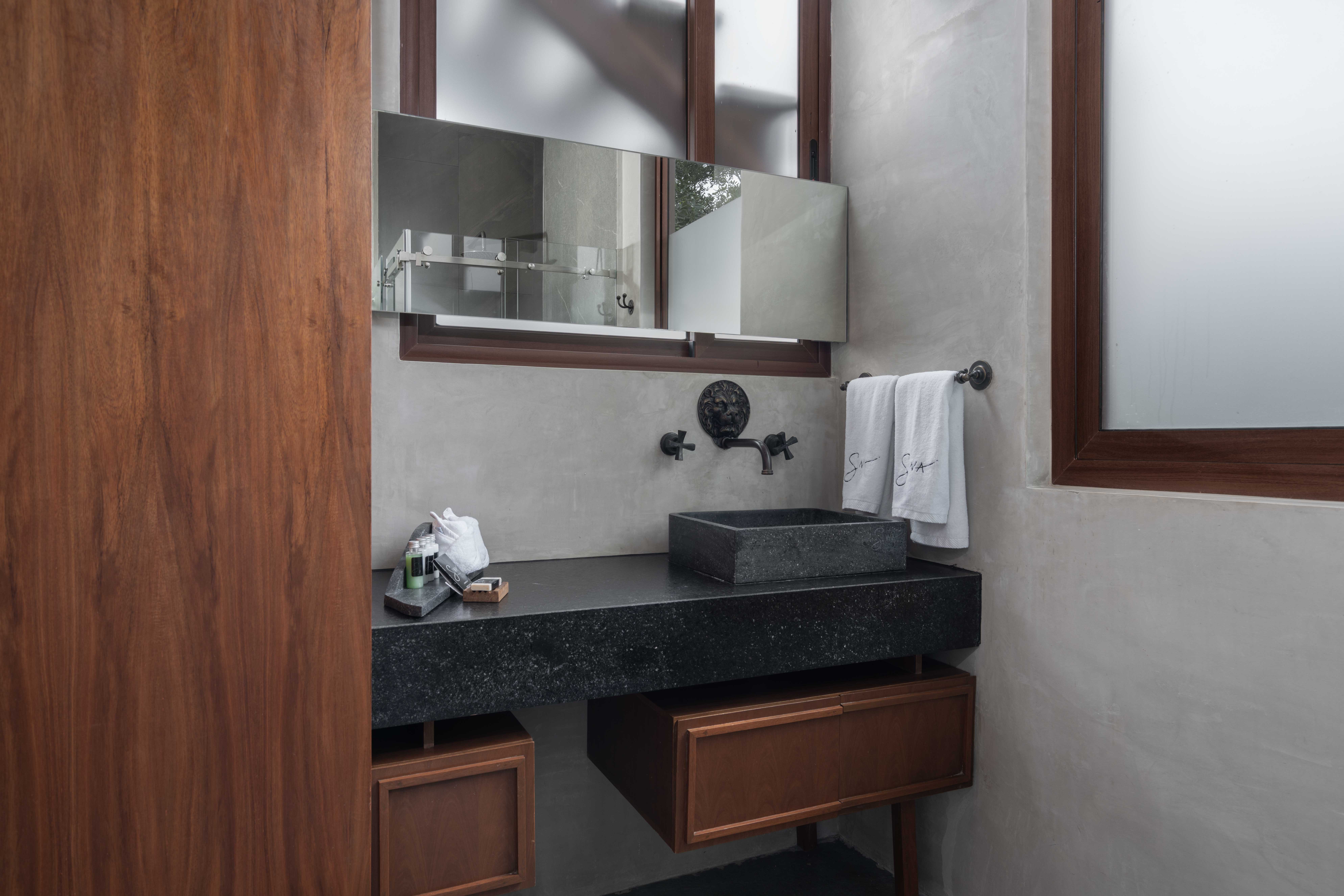 Quadruple Queen Size Bed