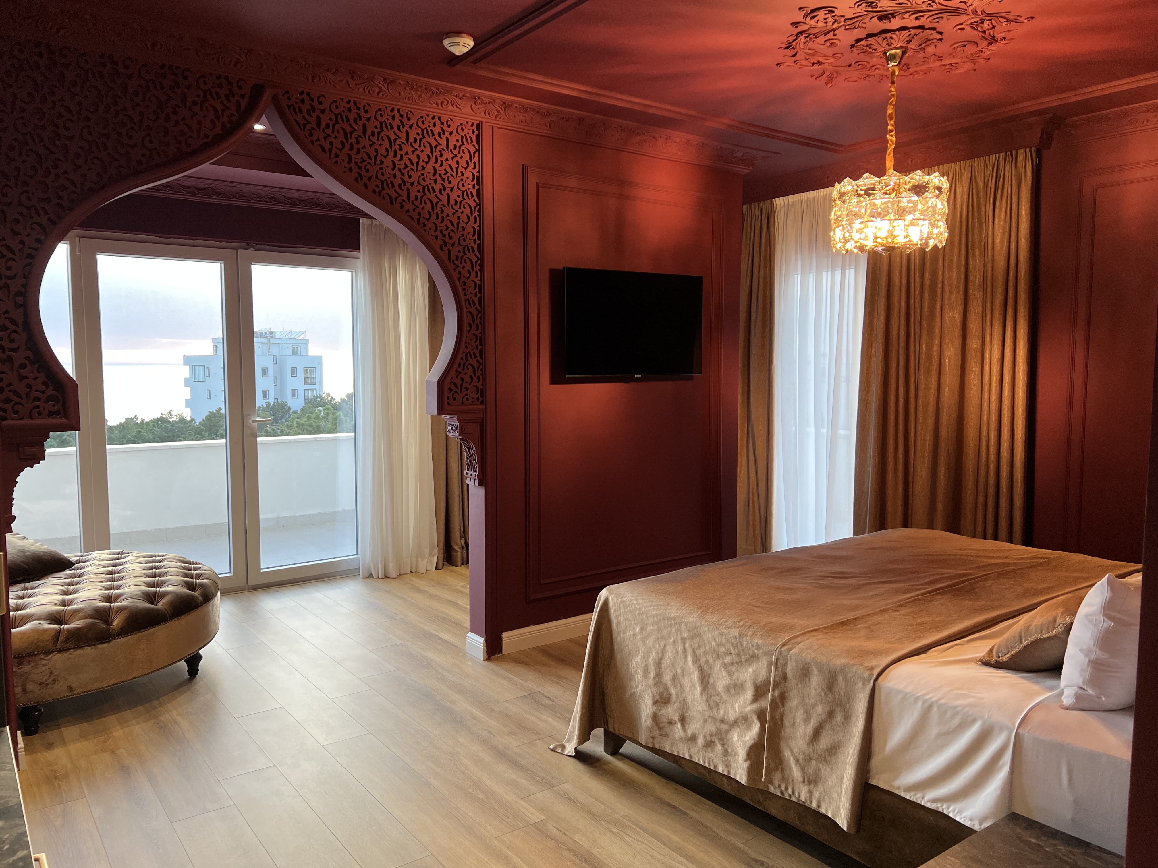 Suite Deluxe Pool View