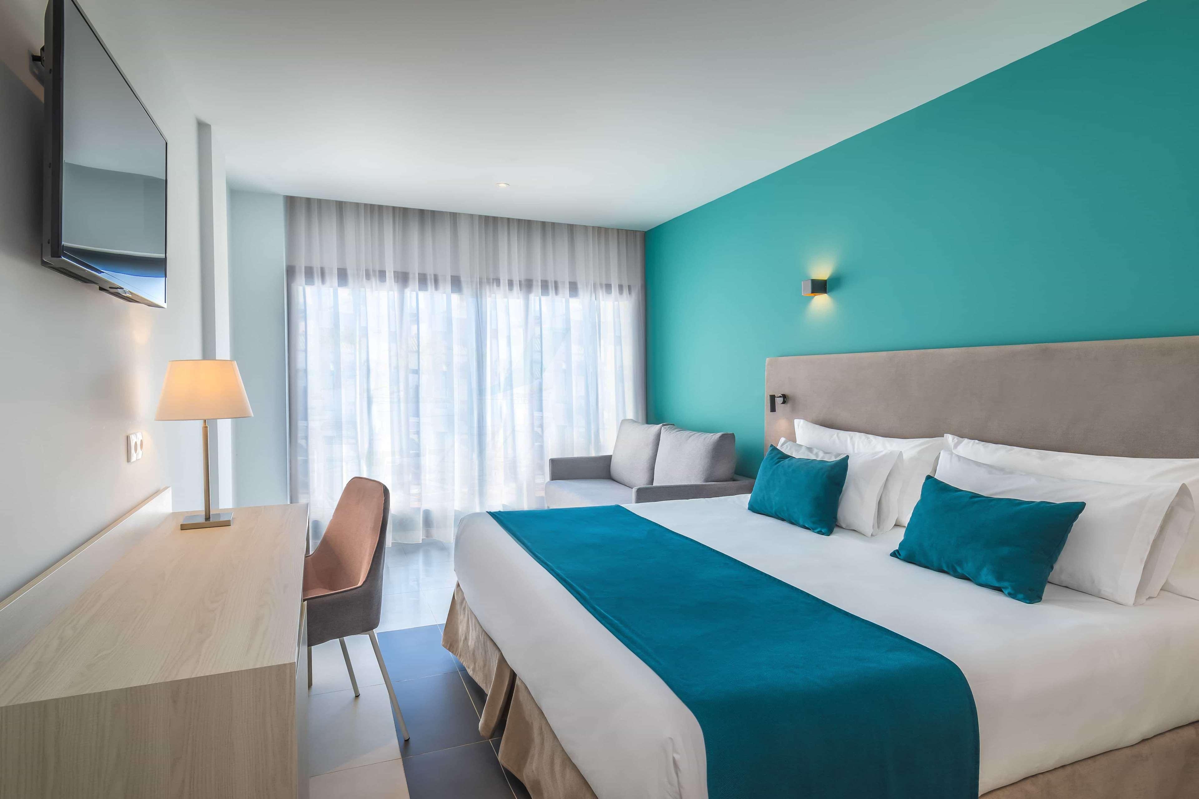 Family Room Superior