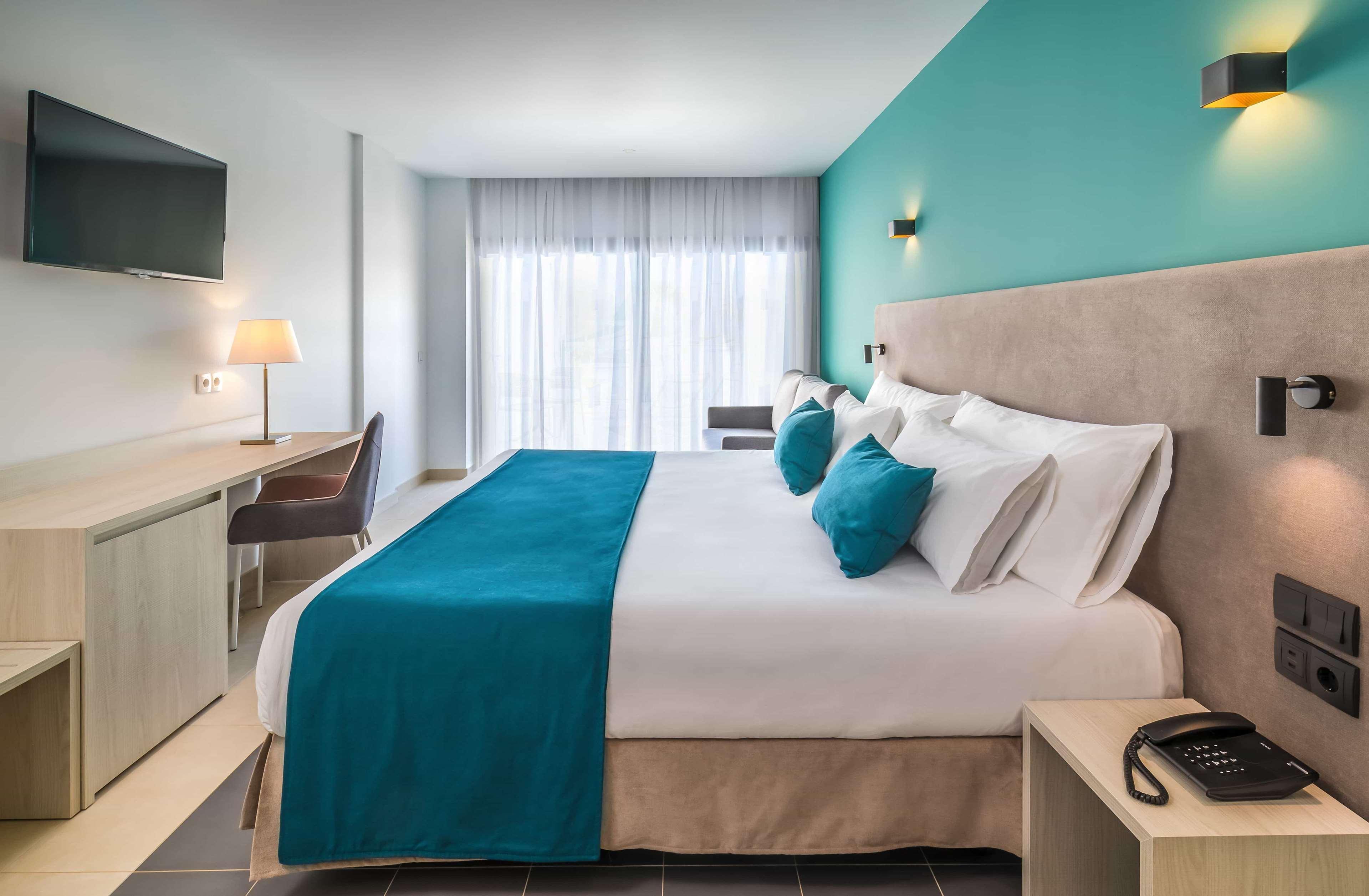 Family Room Superior