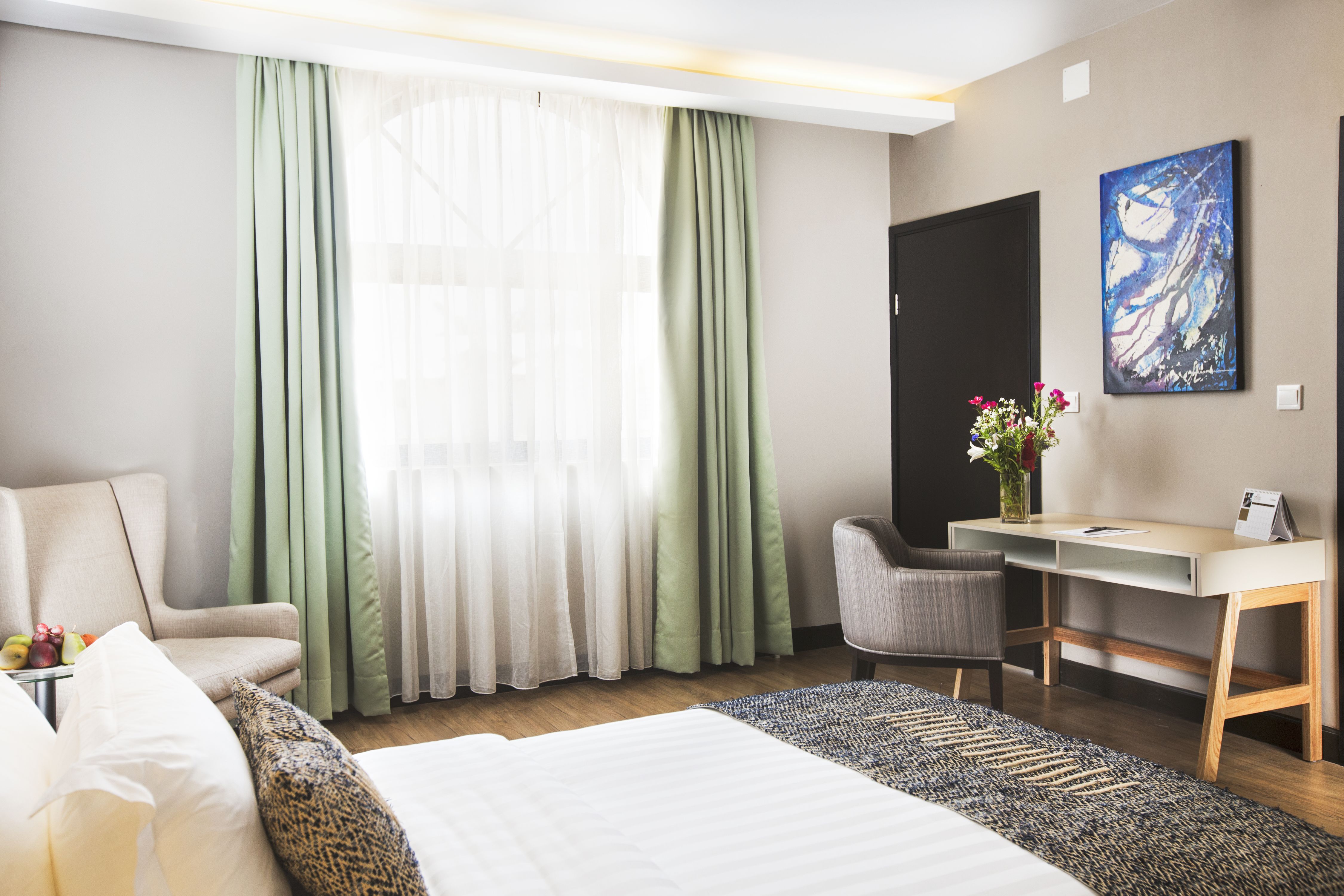 Suite Classic Queen Bed