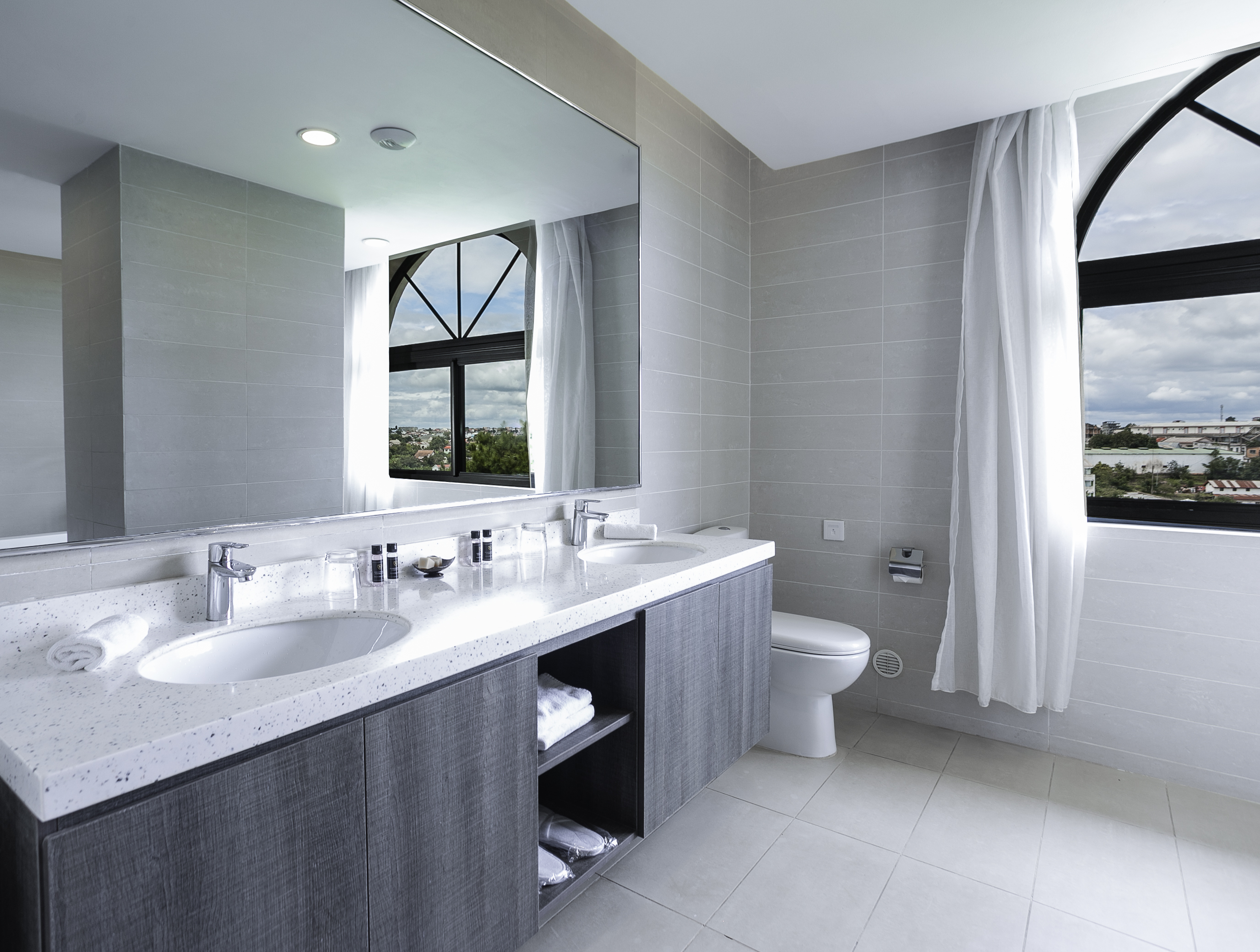 Suite Deluxe King Bed