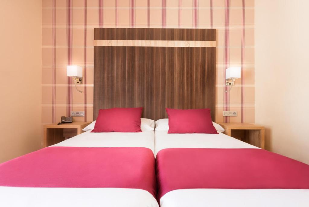 Double Single Pool View