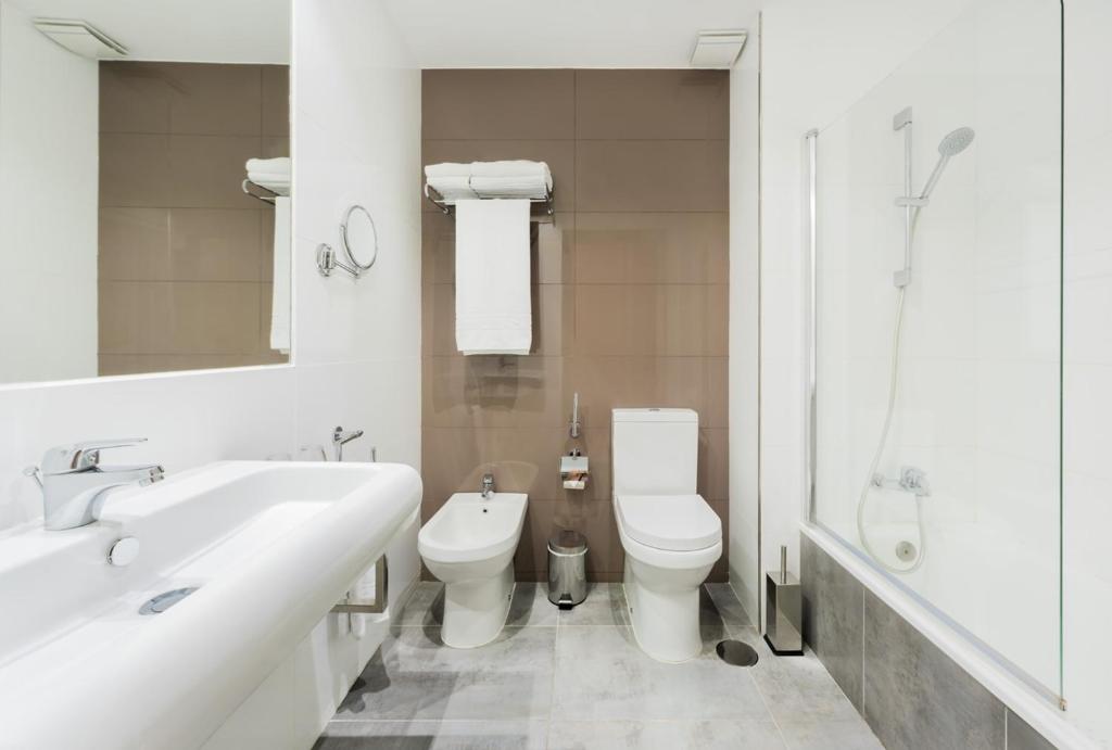 Double or Twin Capacity 2