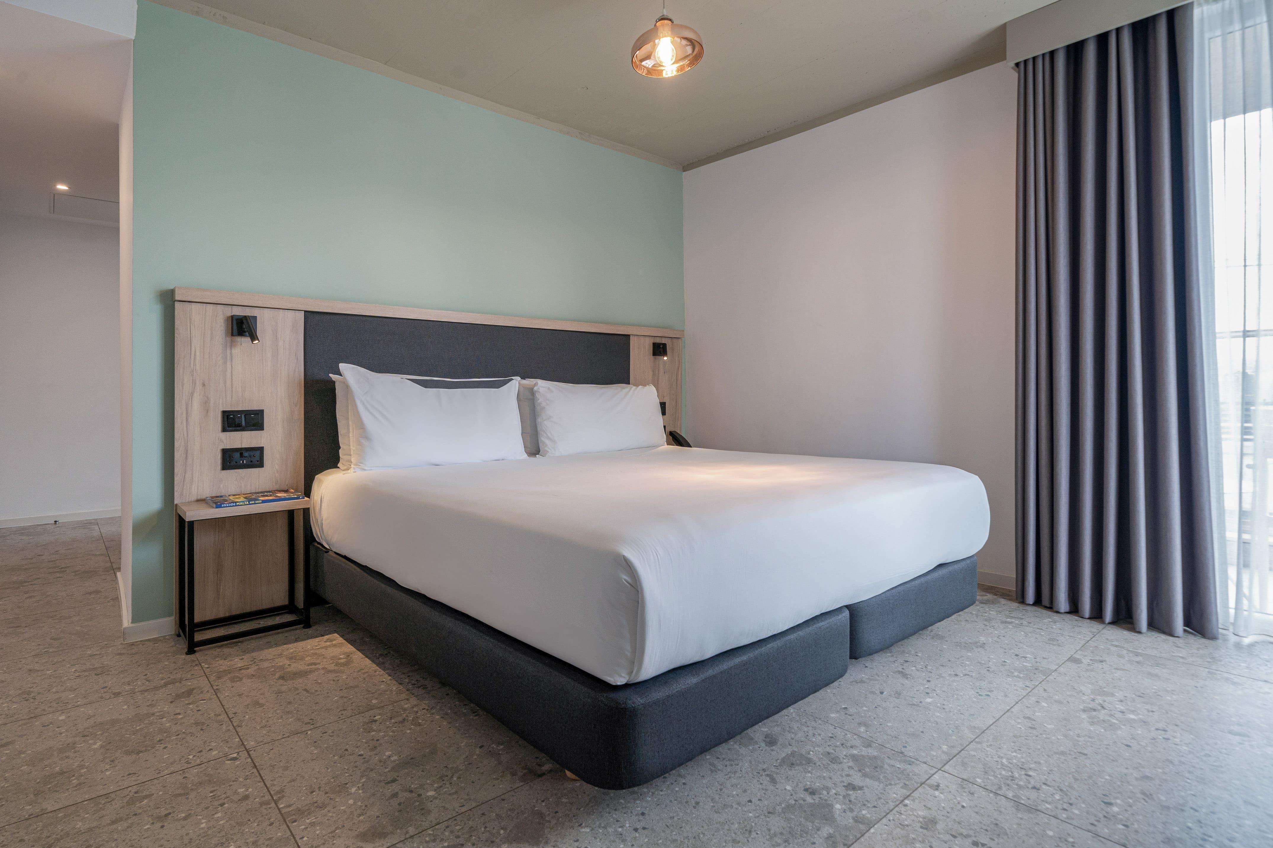 Double Superior King Bed