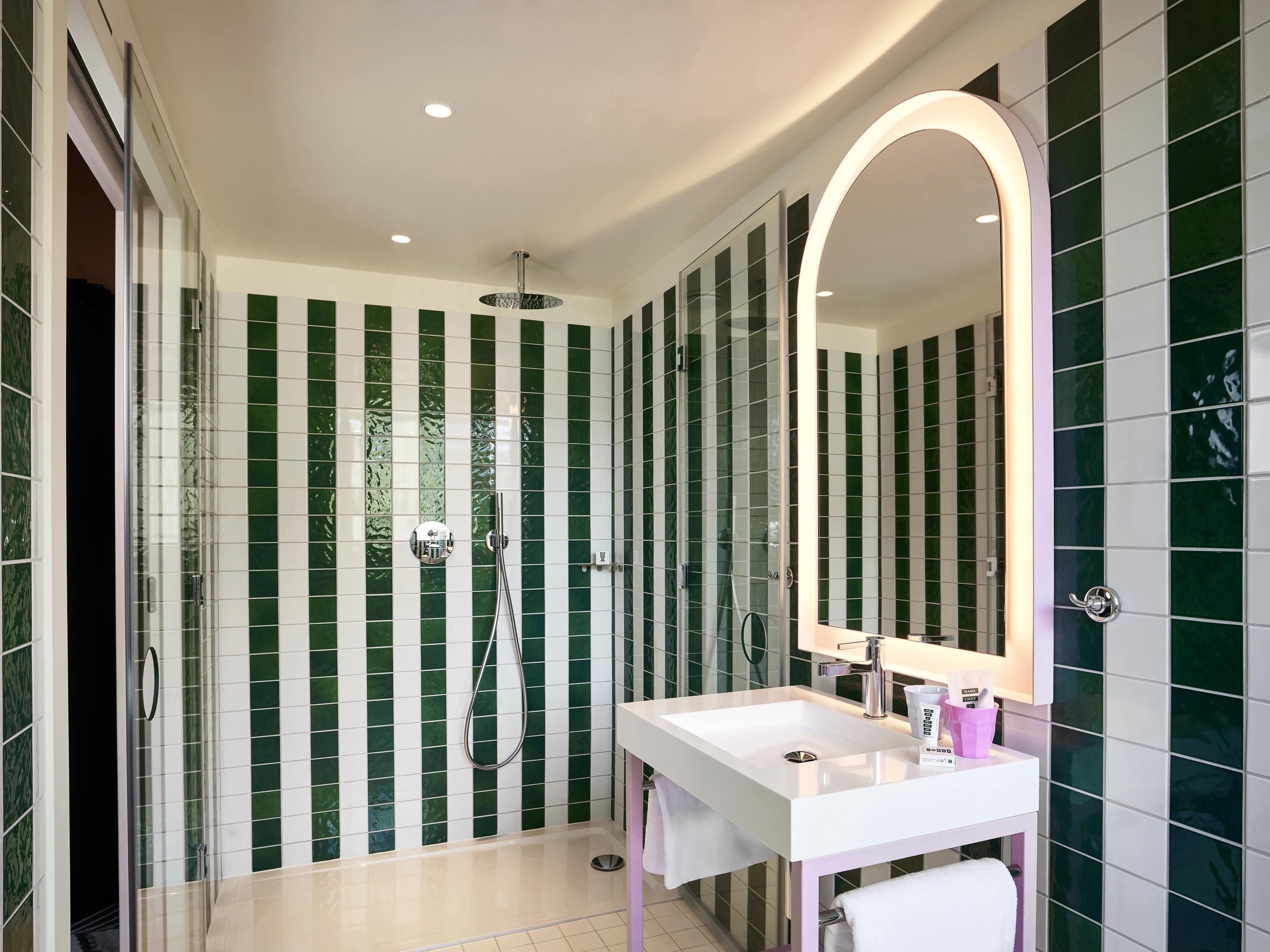 Double Queen Size Bed