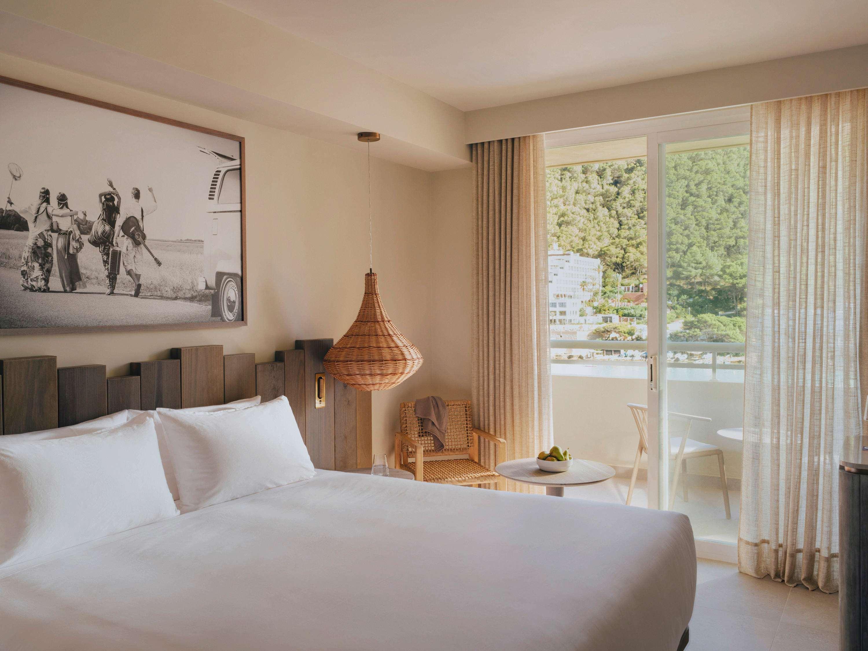 Double Sea View King Bed