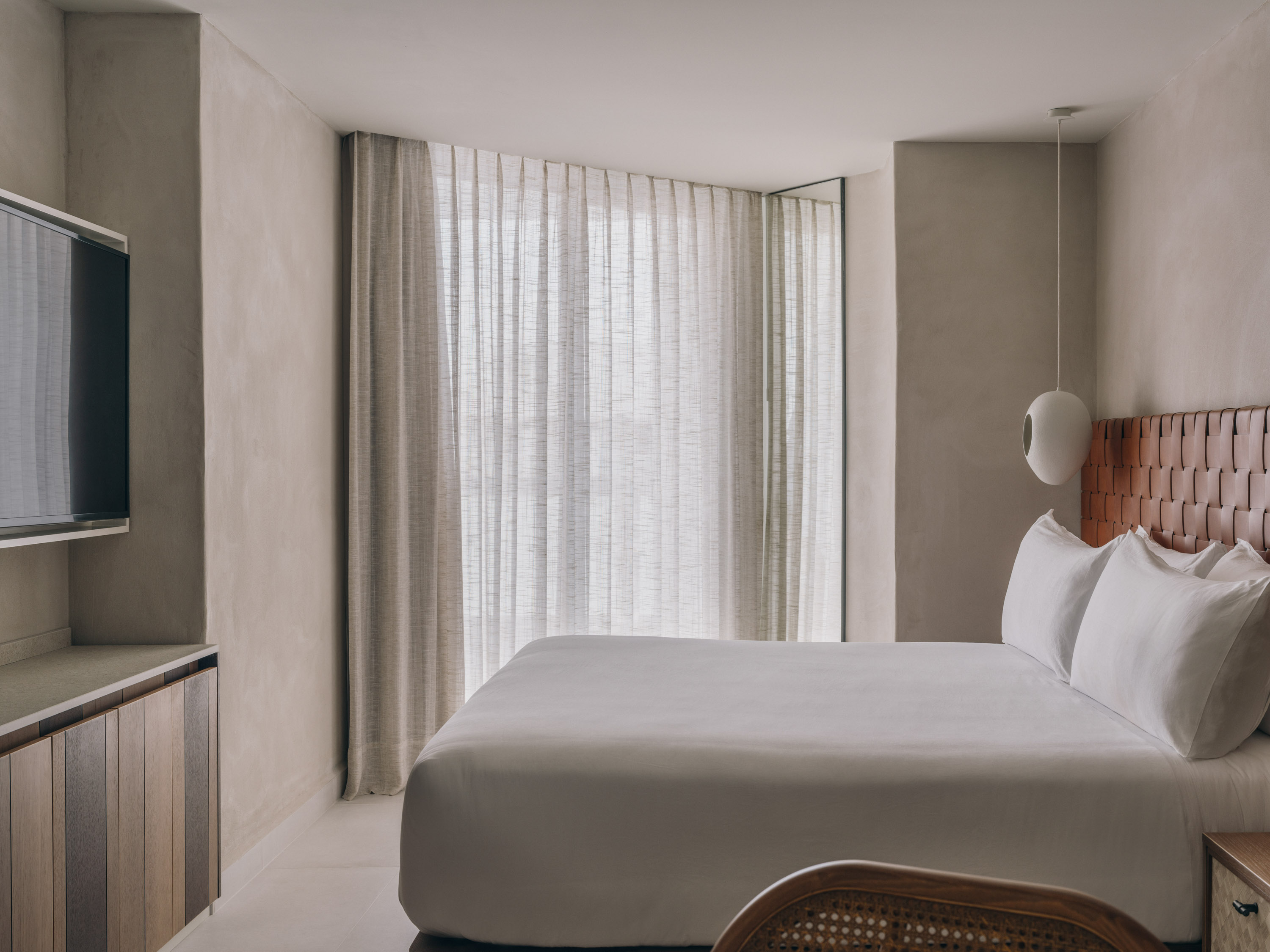 Double Deluxe King Bed