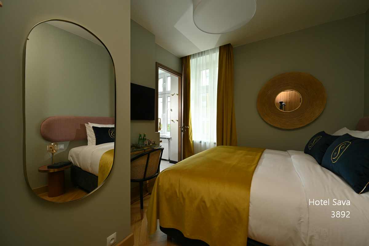 Double Queen Size Bed