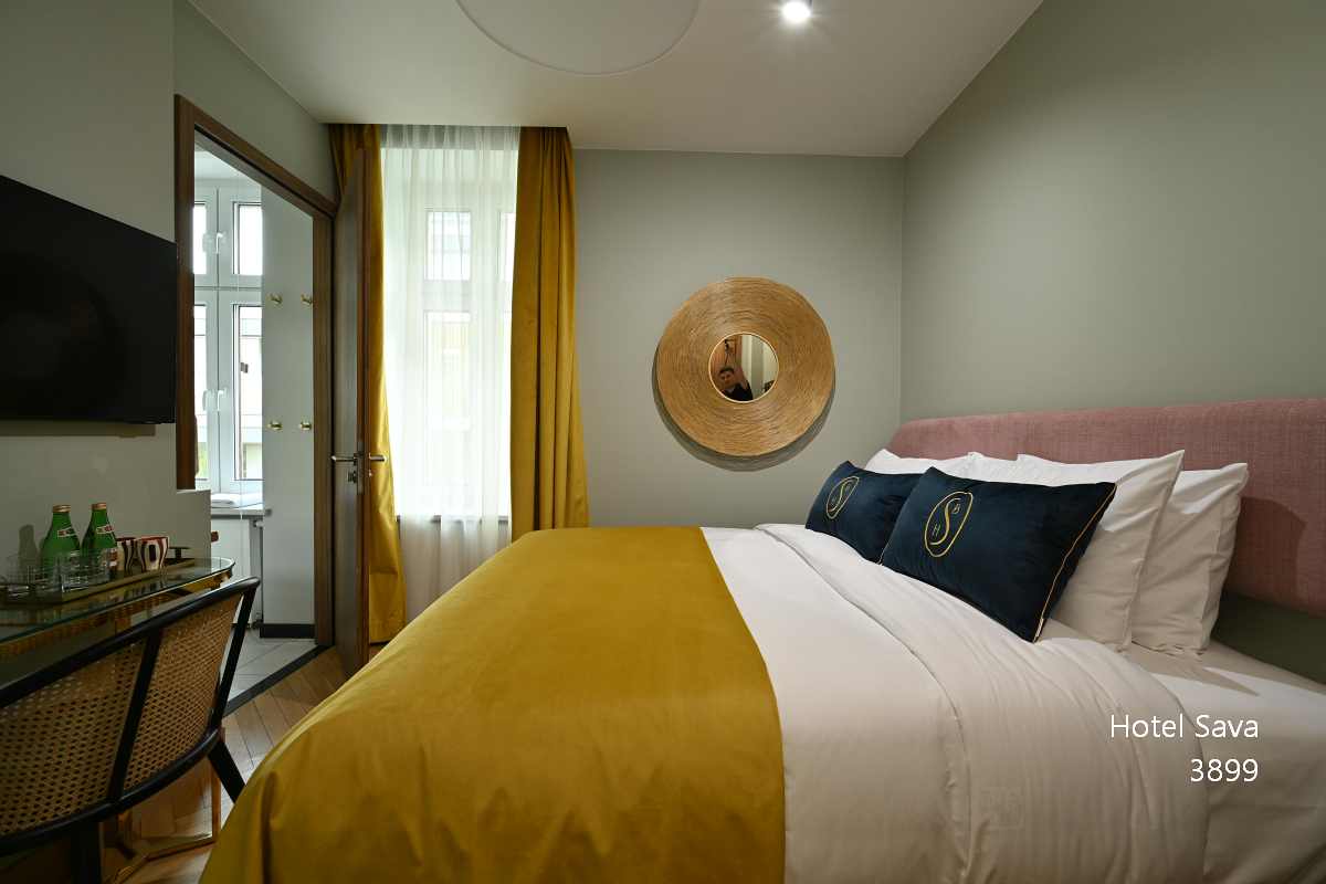 Double Queen Size Bed