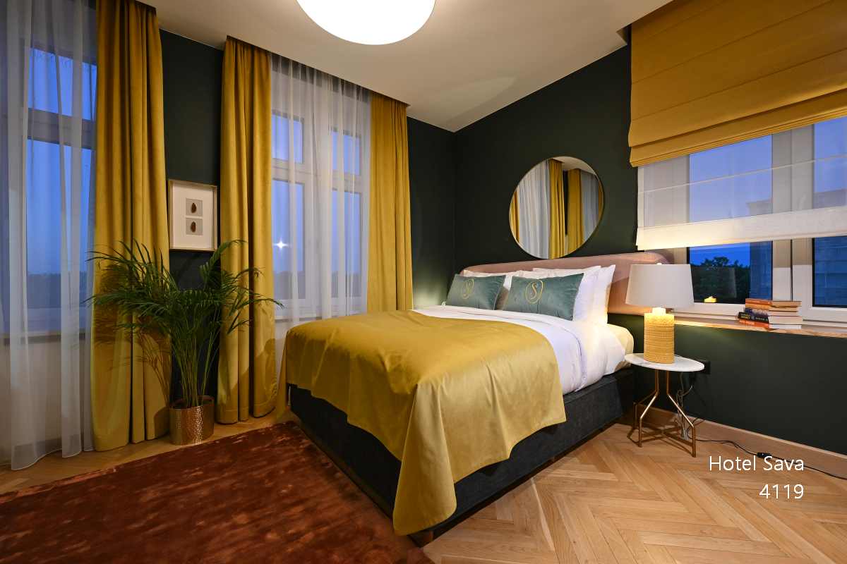 Double Deluxe King Bed