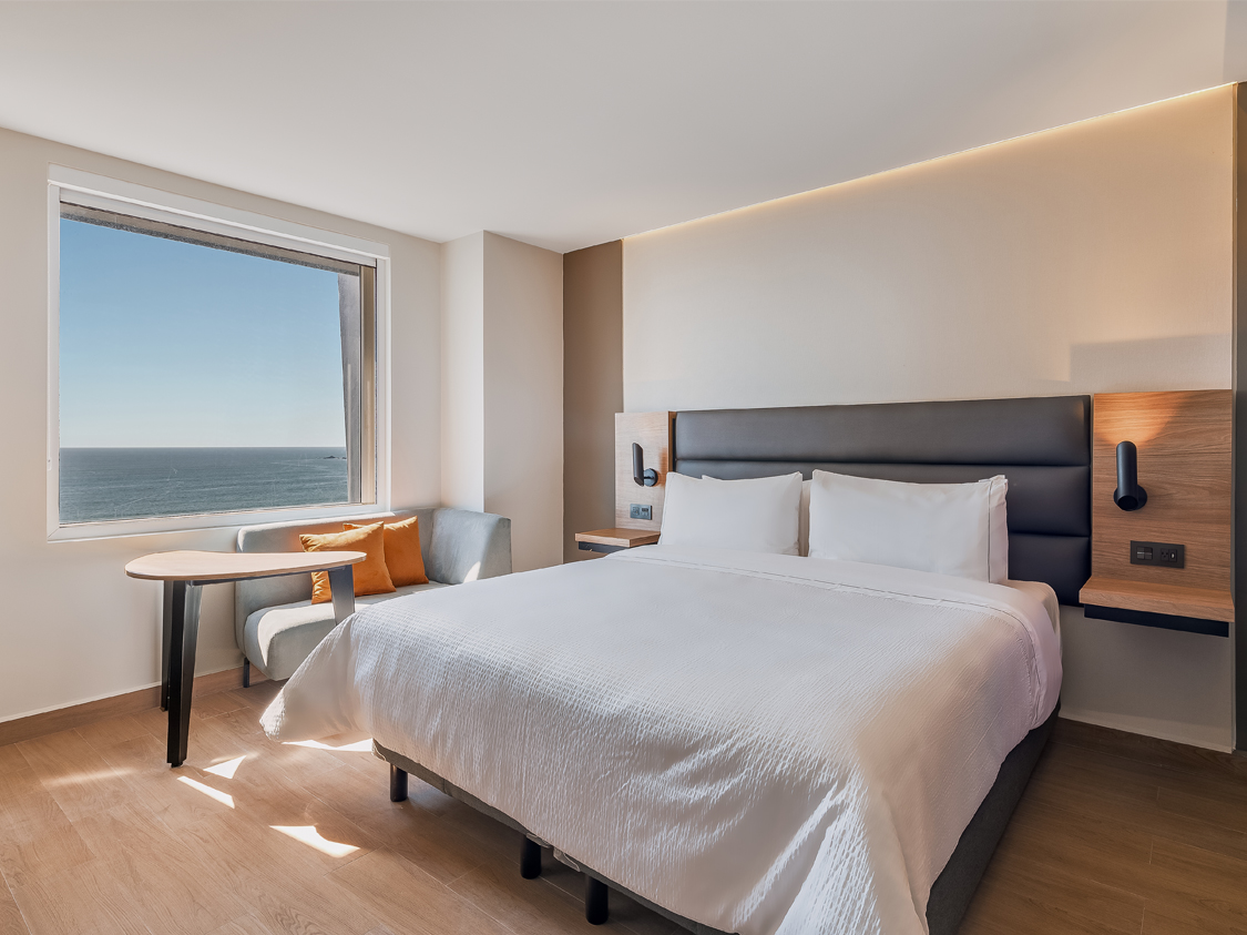 Double Deluxe King Bed