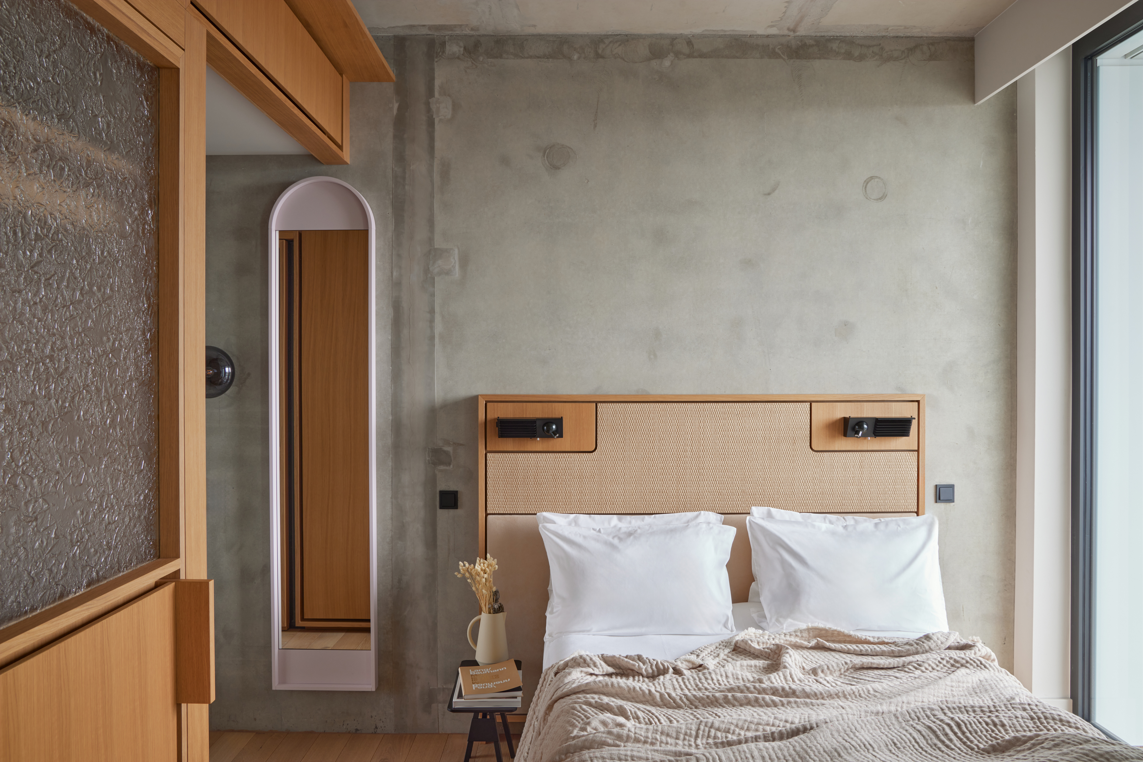 Studio Classic Double Bed