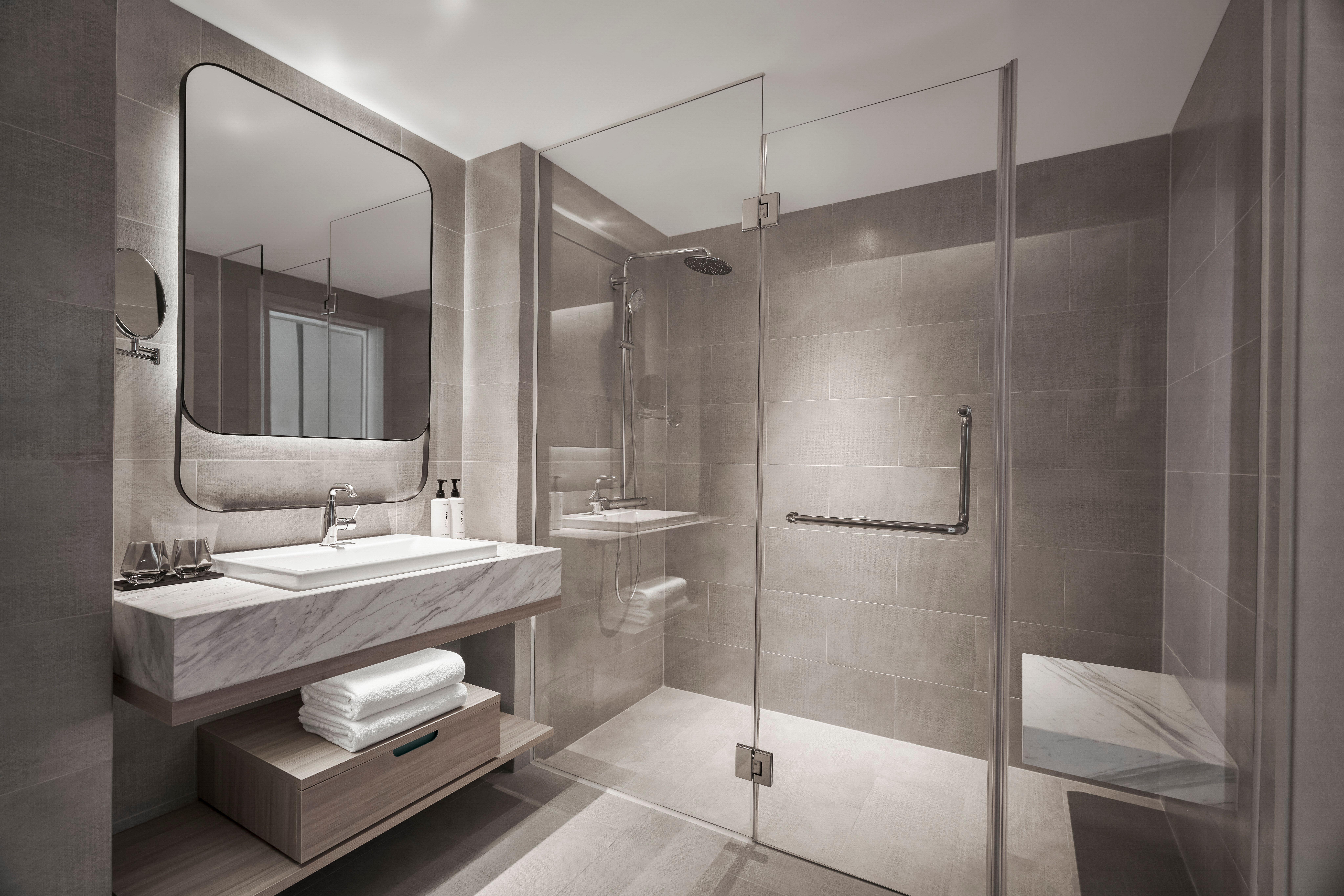 Family Room City View King Bed