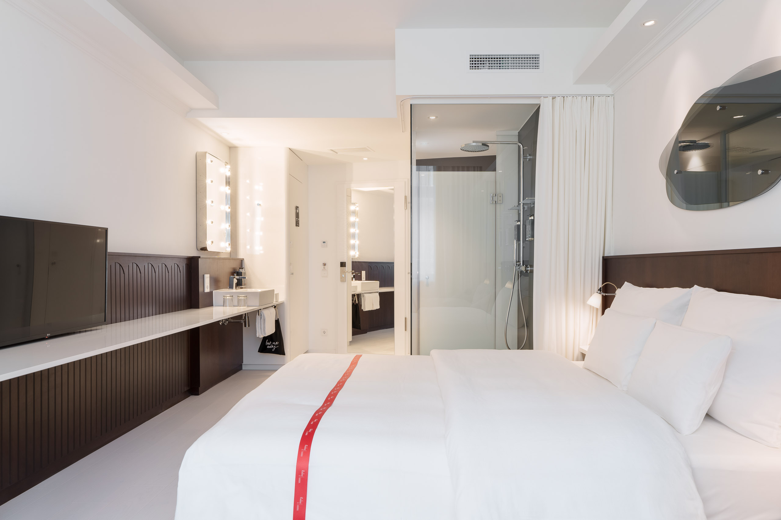 Double Classic Double Bed