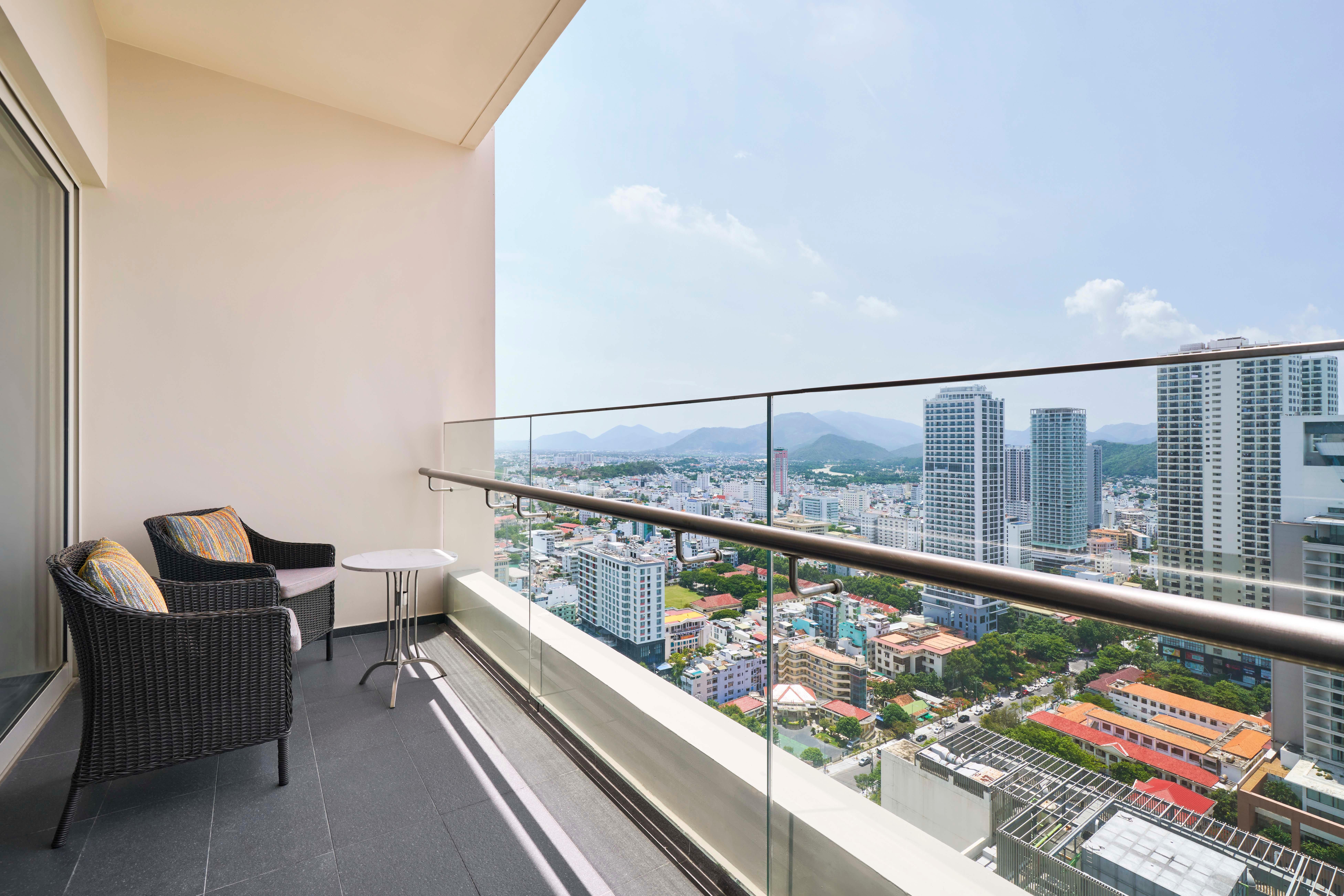 Studio King Size Bed