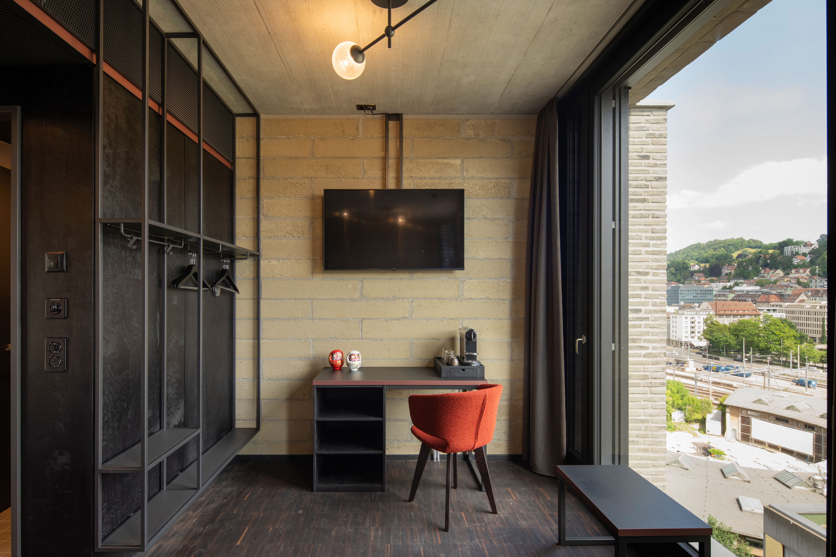 Double Classic Queen Bed