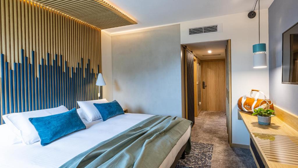 Junior Suite King Size Bed