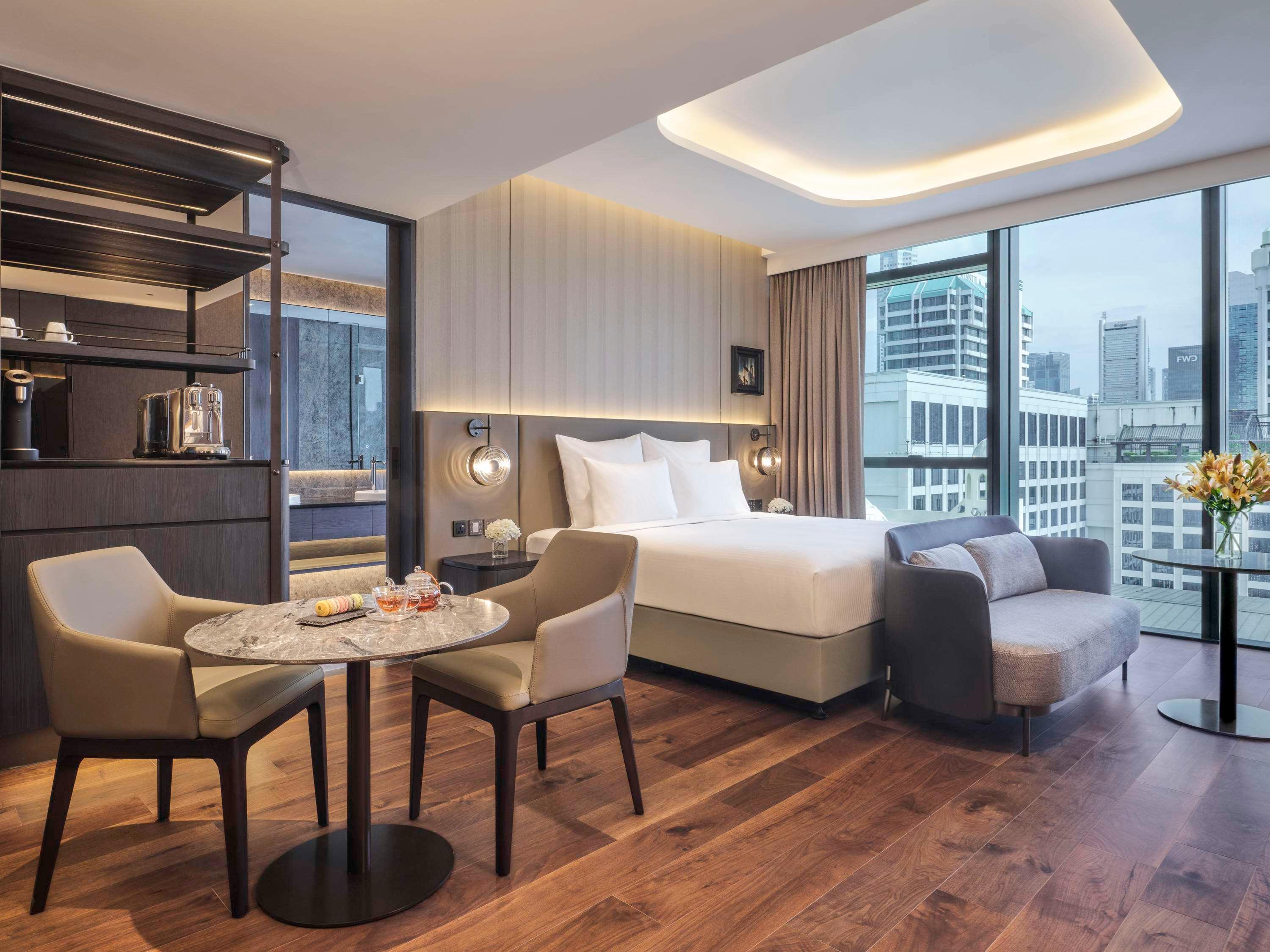 Studio Executive King Bed