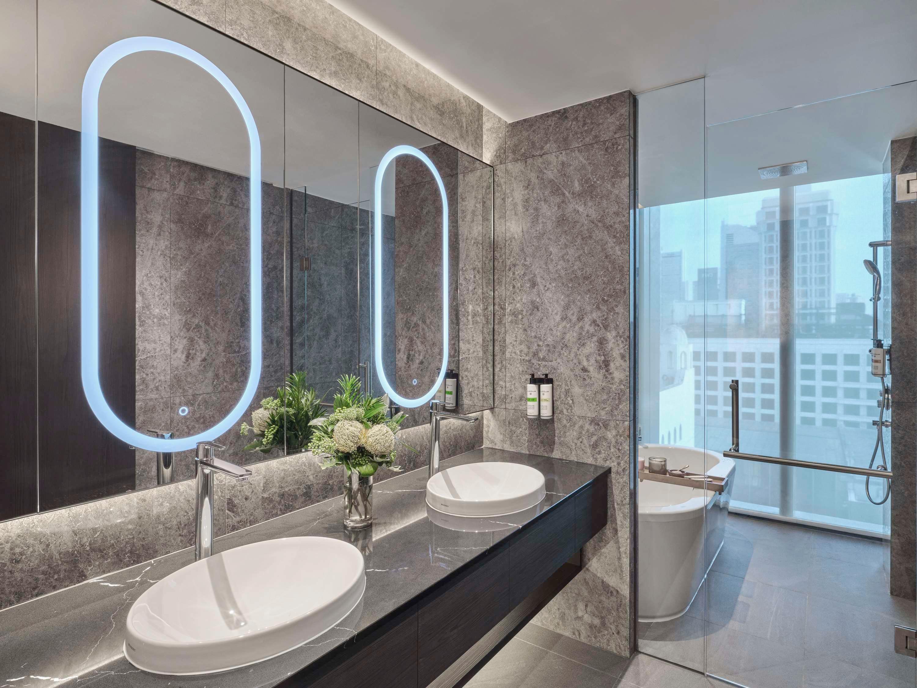 Studio Executive King Bed