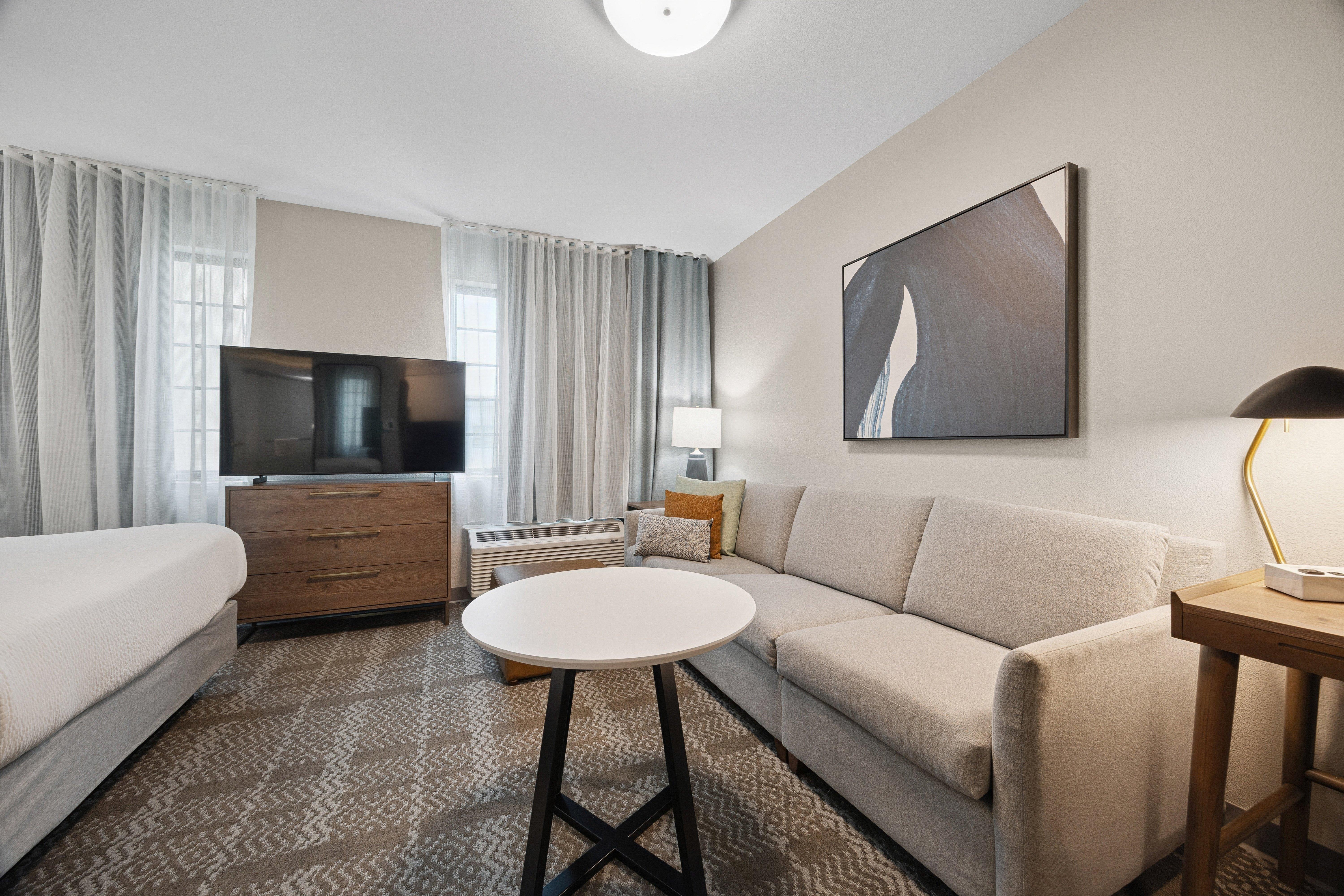 Studio Accessible-queen Size Bed