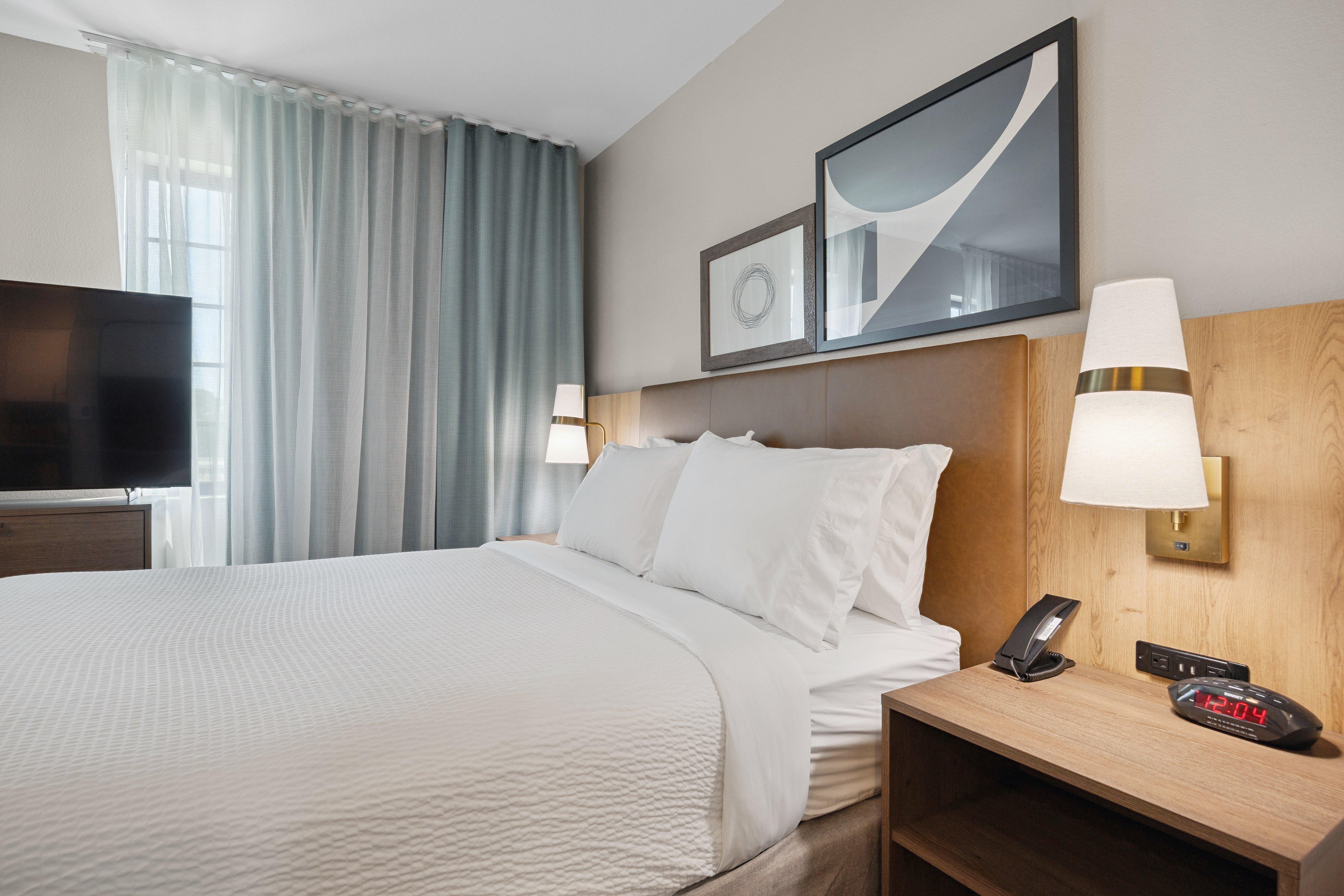 Studio Queen Size Bed