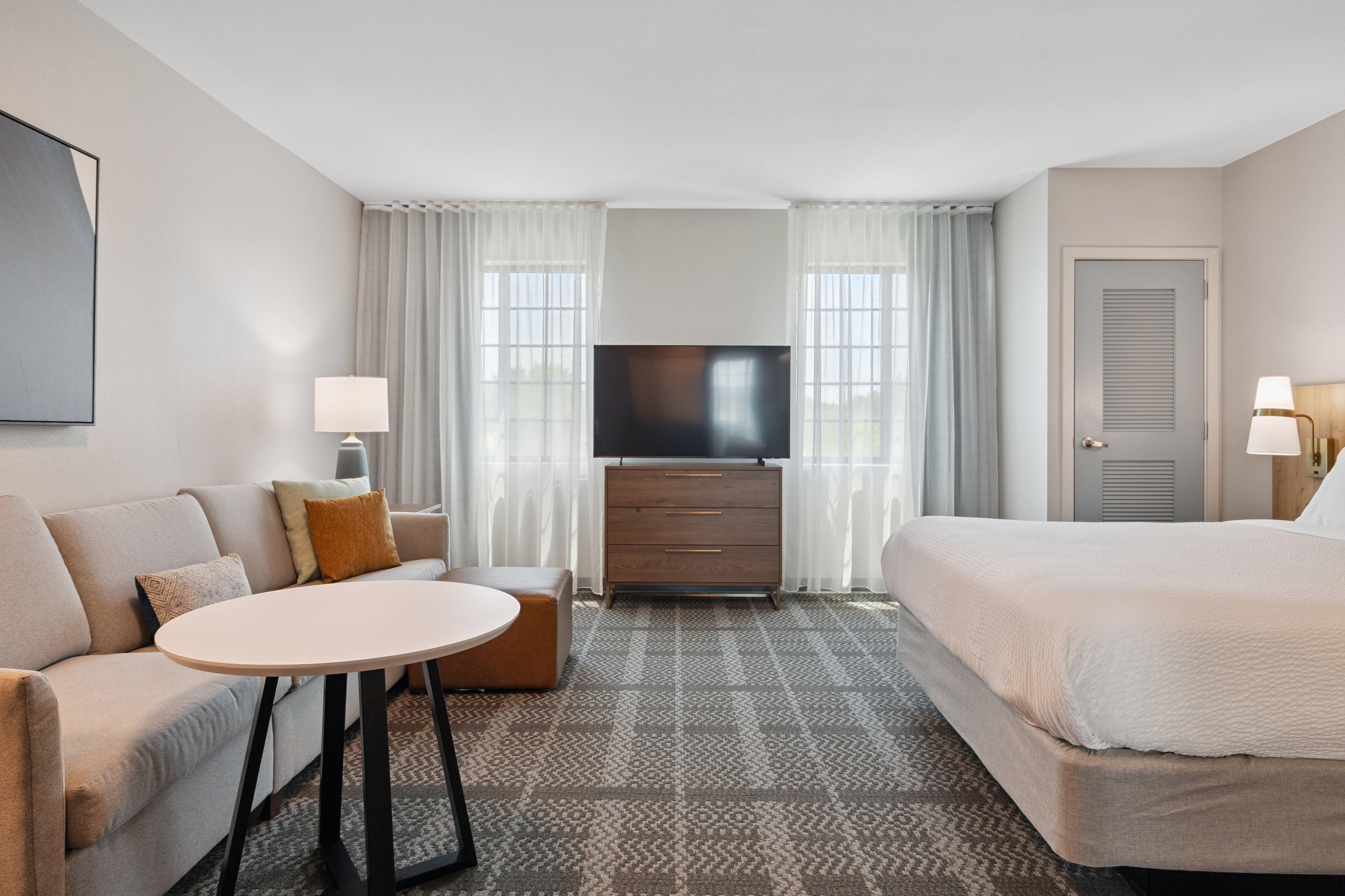 Studio Accessible-queen Size Bed