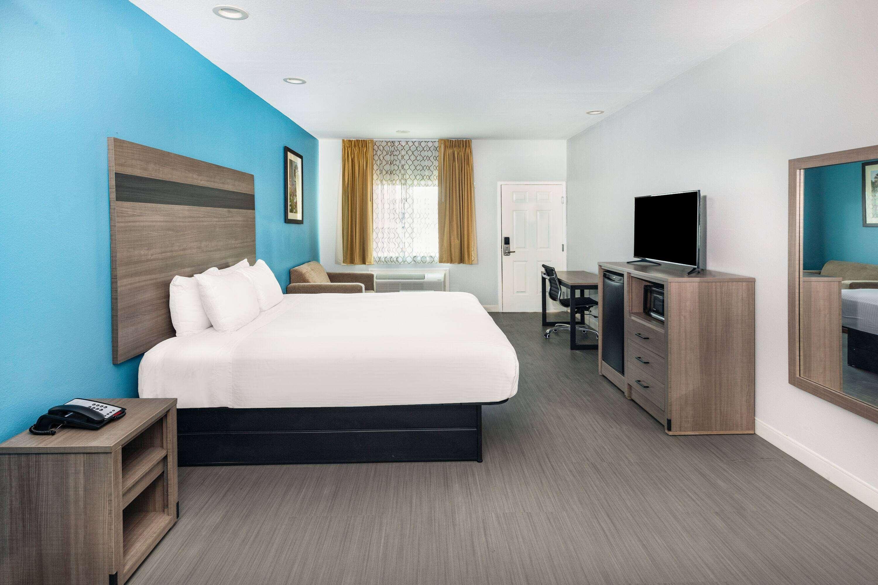 Room Accessible King Size Bed