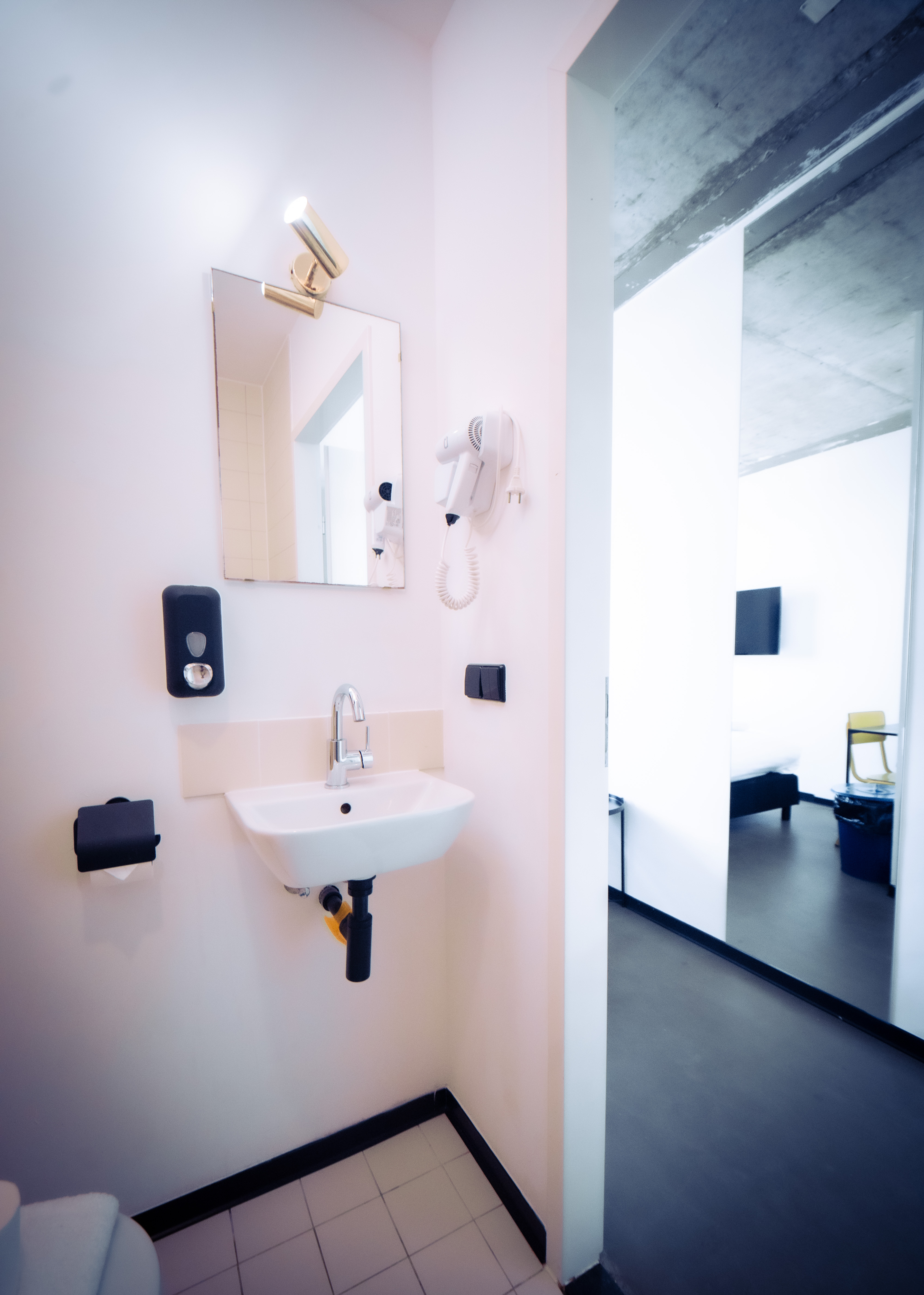 Single Shared Internal Bathroom