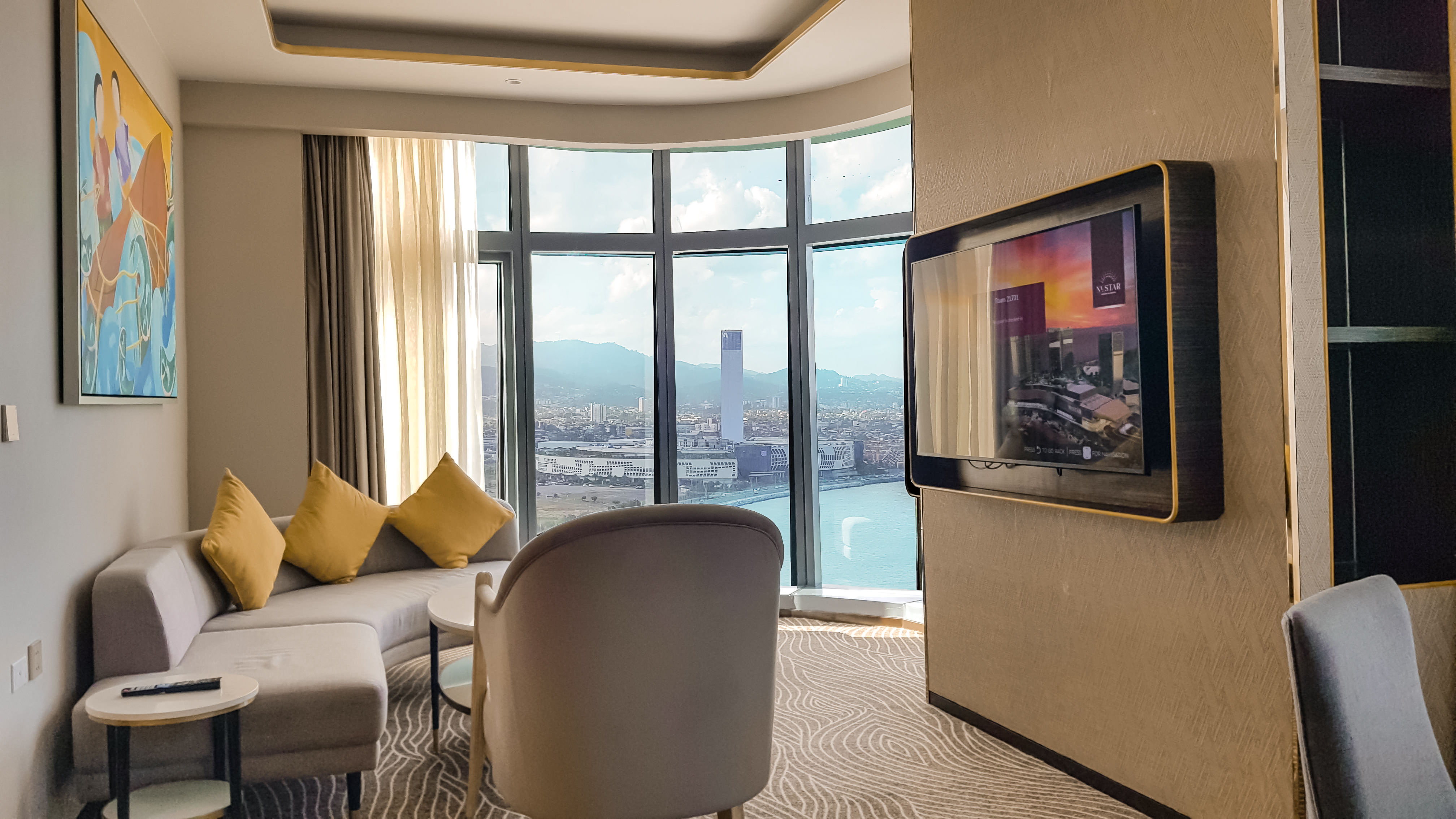 Suite Club City View