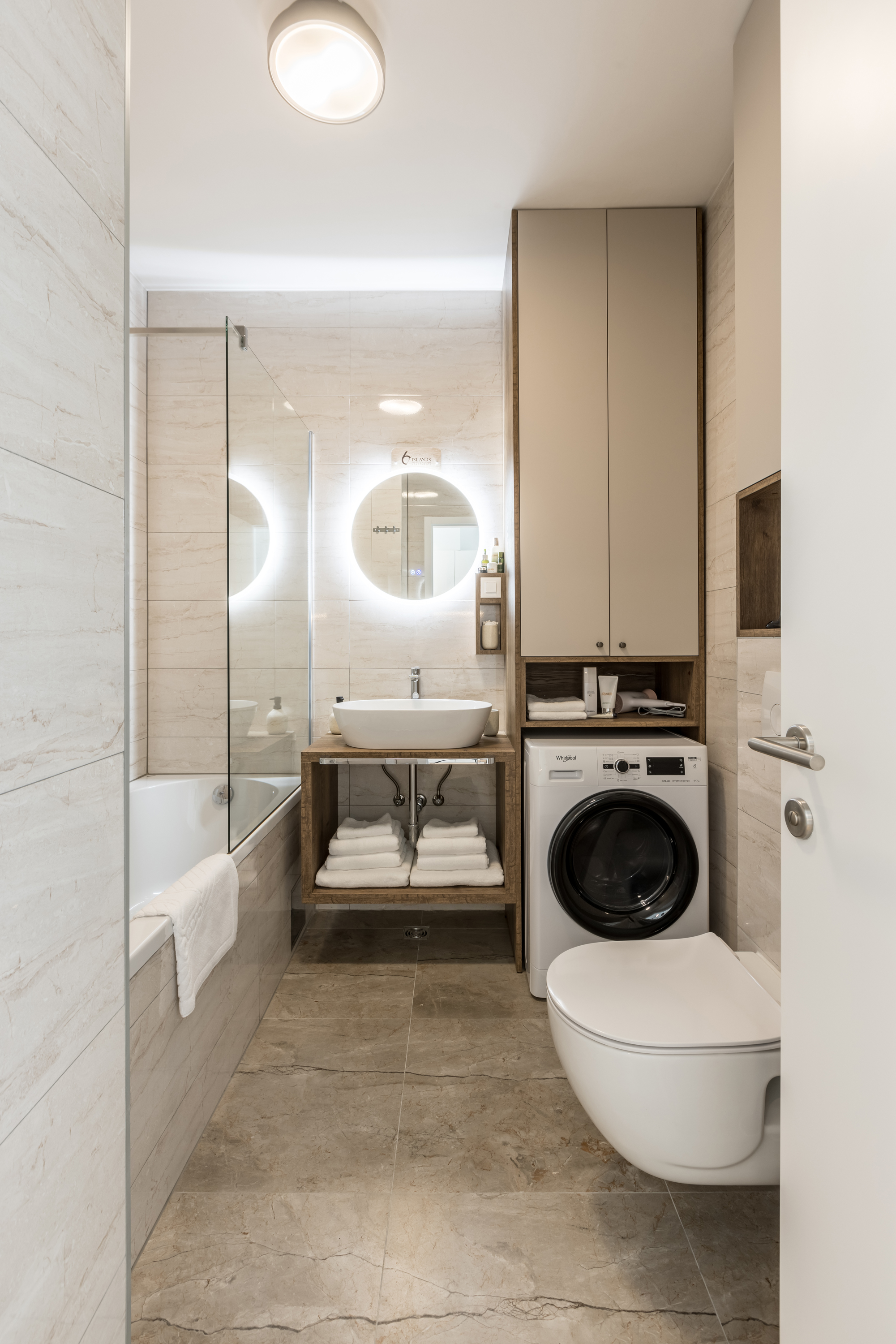 Apartment with Balcony