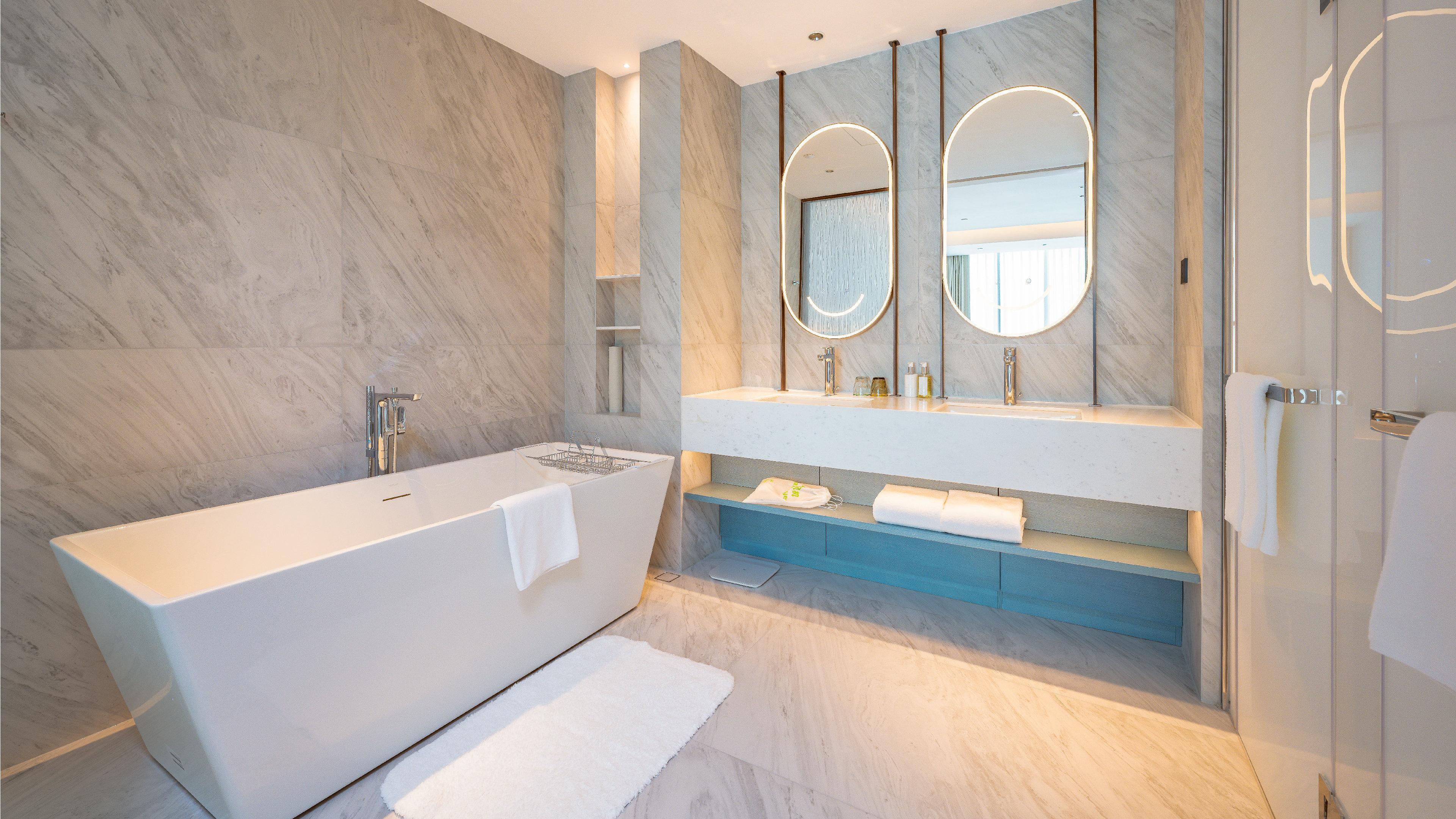 Suite with Kitchenette