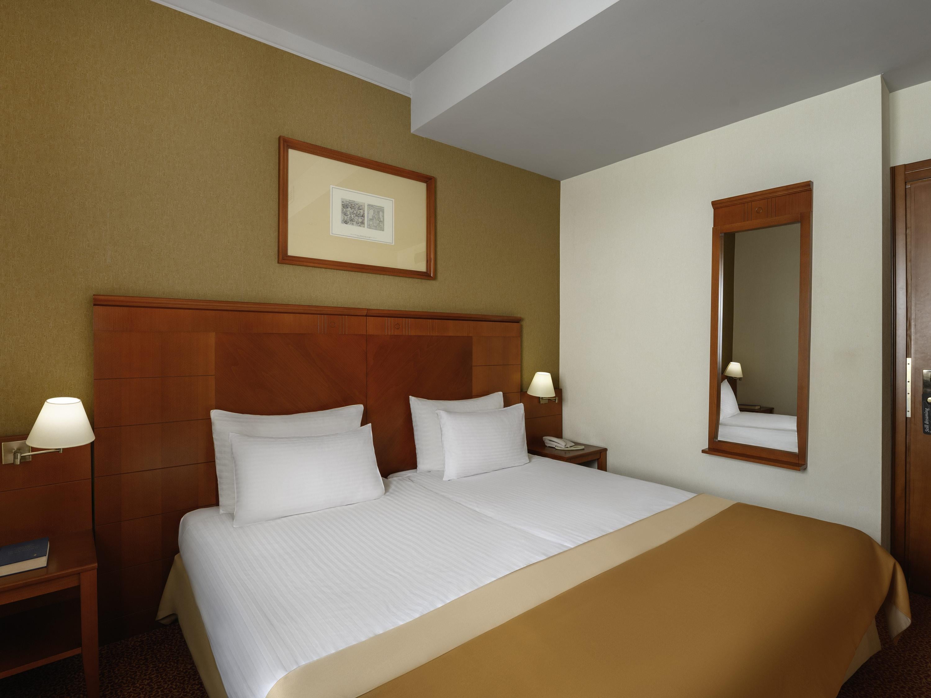 Double Classic Double Bed